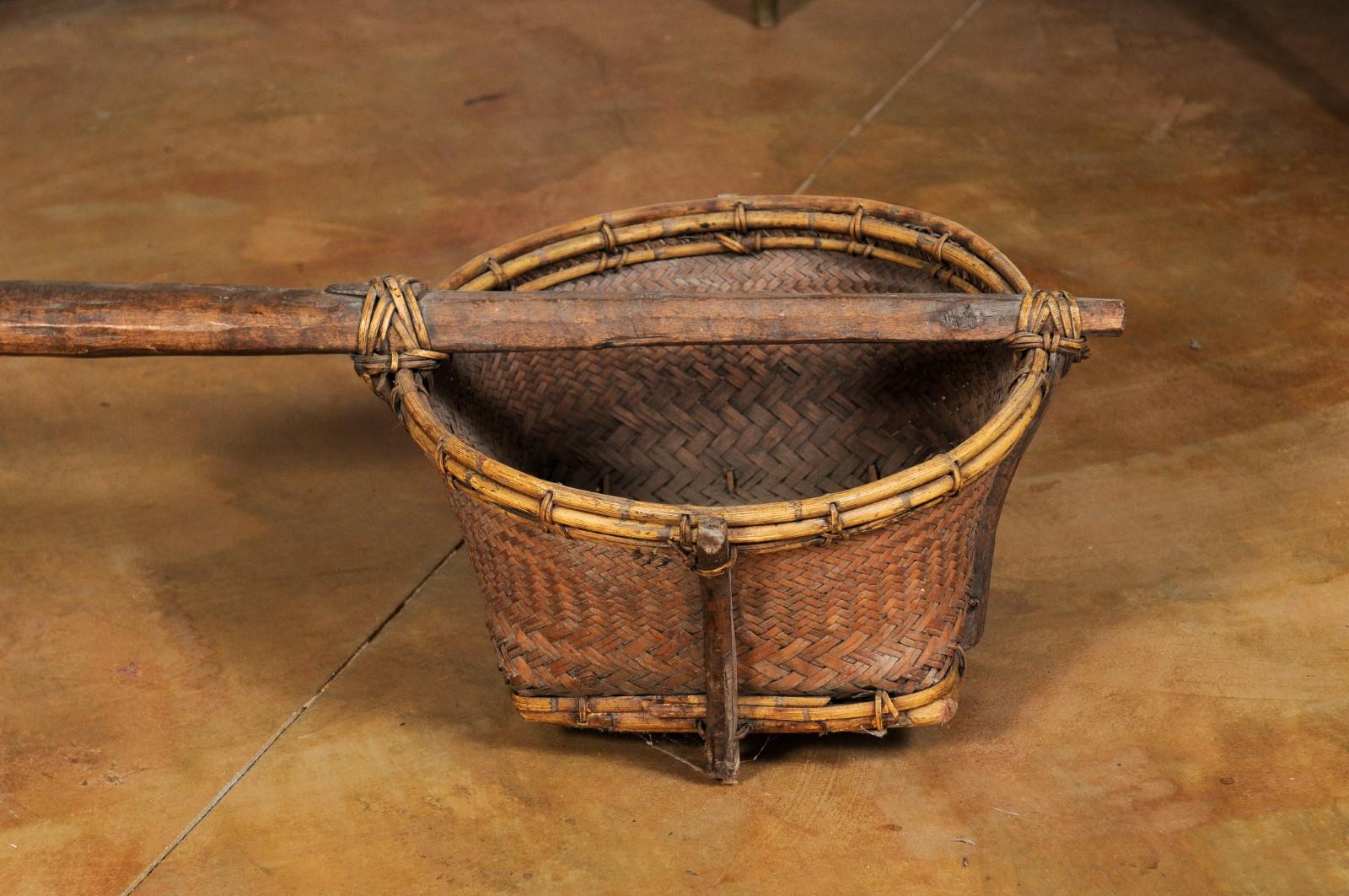 Far Eastern Early 20th Century Shoulder Yoke with Bamboo and Rattan Baskets For Sale 9