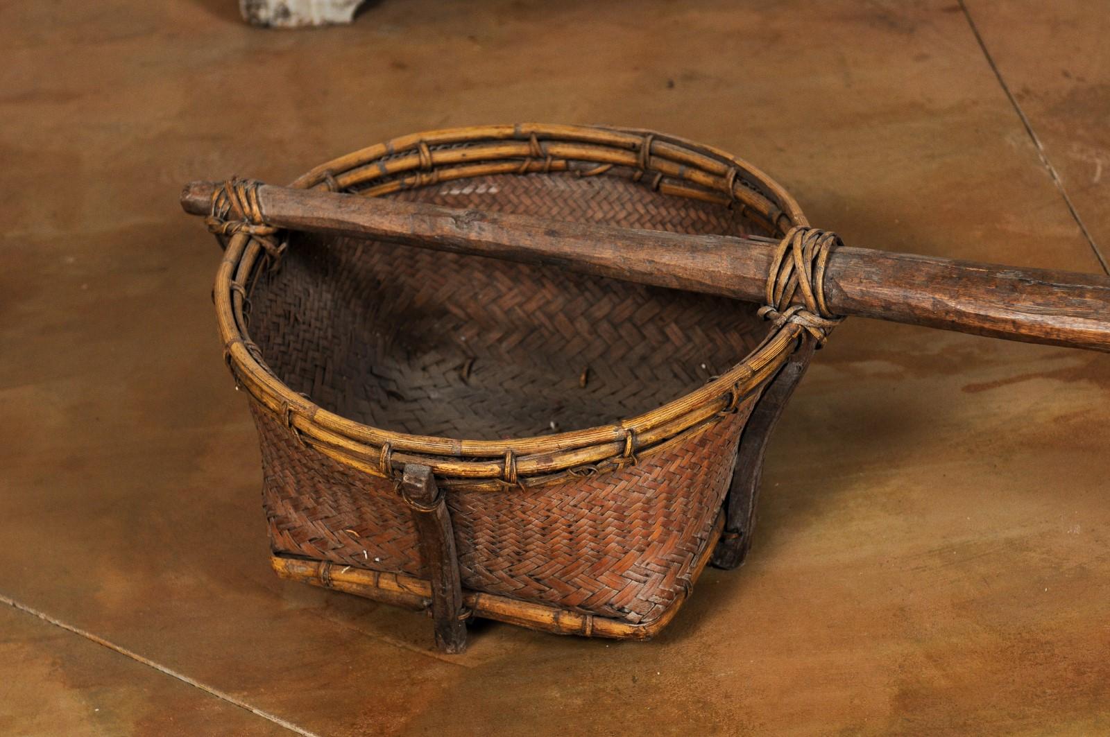 Far Eastern Early 20th Century Shoulder Yoke with Bamboo and Rattan Baskets For Sale 10