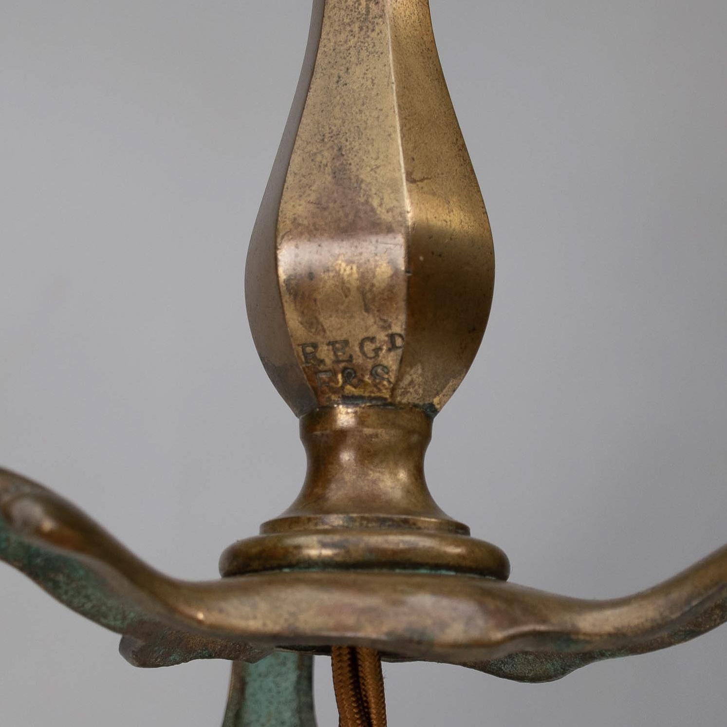 Faraday & Sons Près d'une paire de lampes de table en laiton de type Arts & Crafts Pullman Coach en vente 11