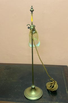 Faraday & Son Pareja de lámparas de mesa de latón Cirrca 1900 Ejemplo temprano de latón fundido