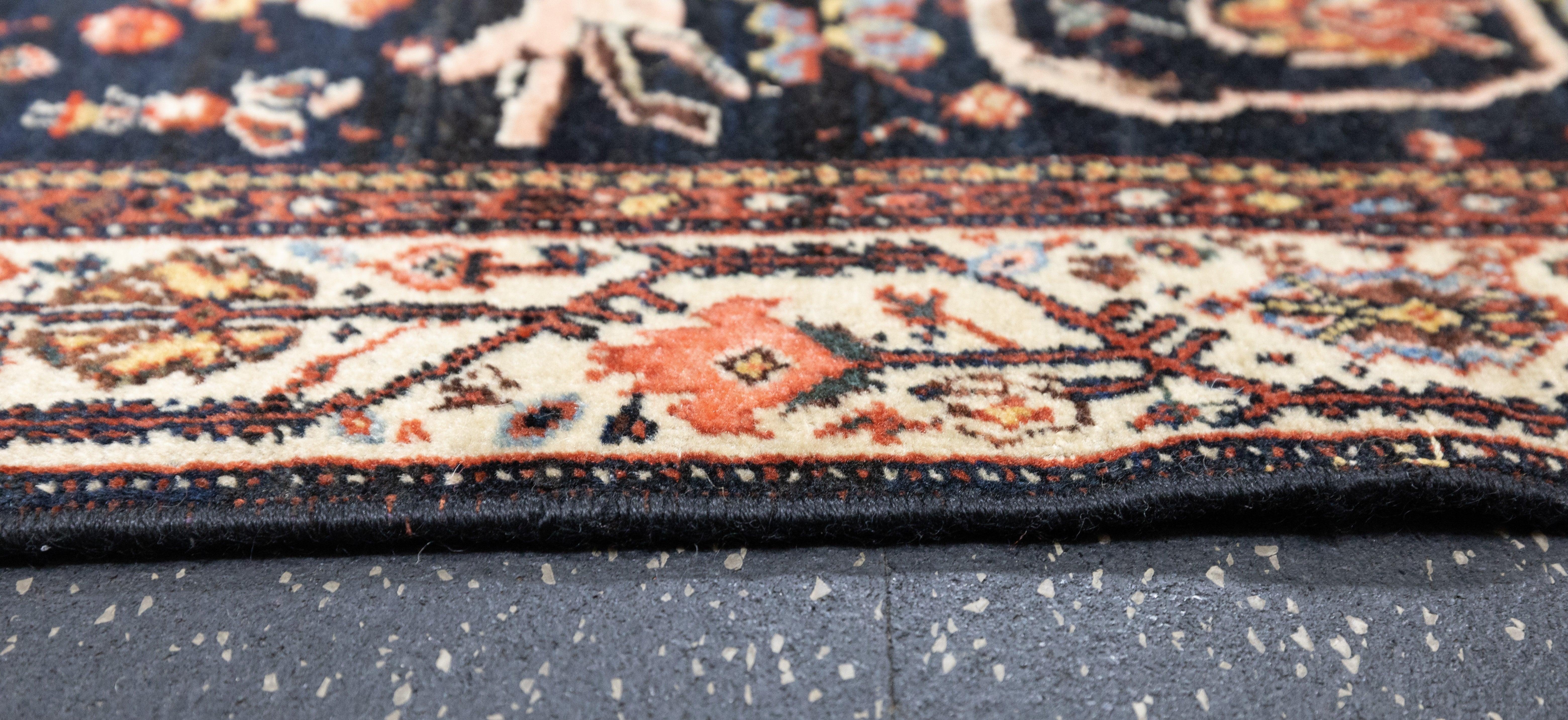 Contemporary Farahan Rug 4'7'' x 7'0