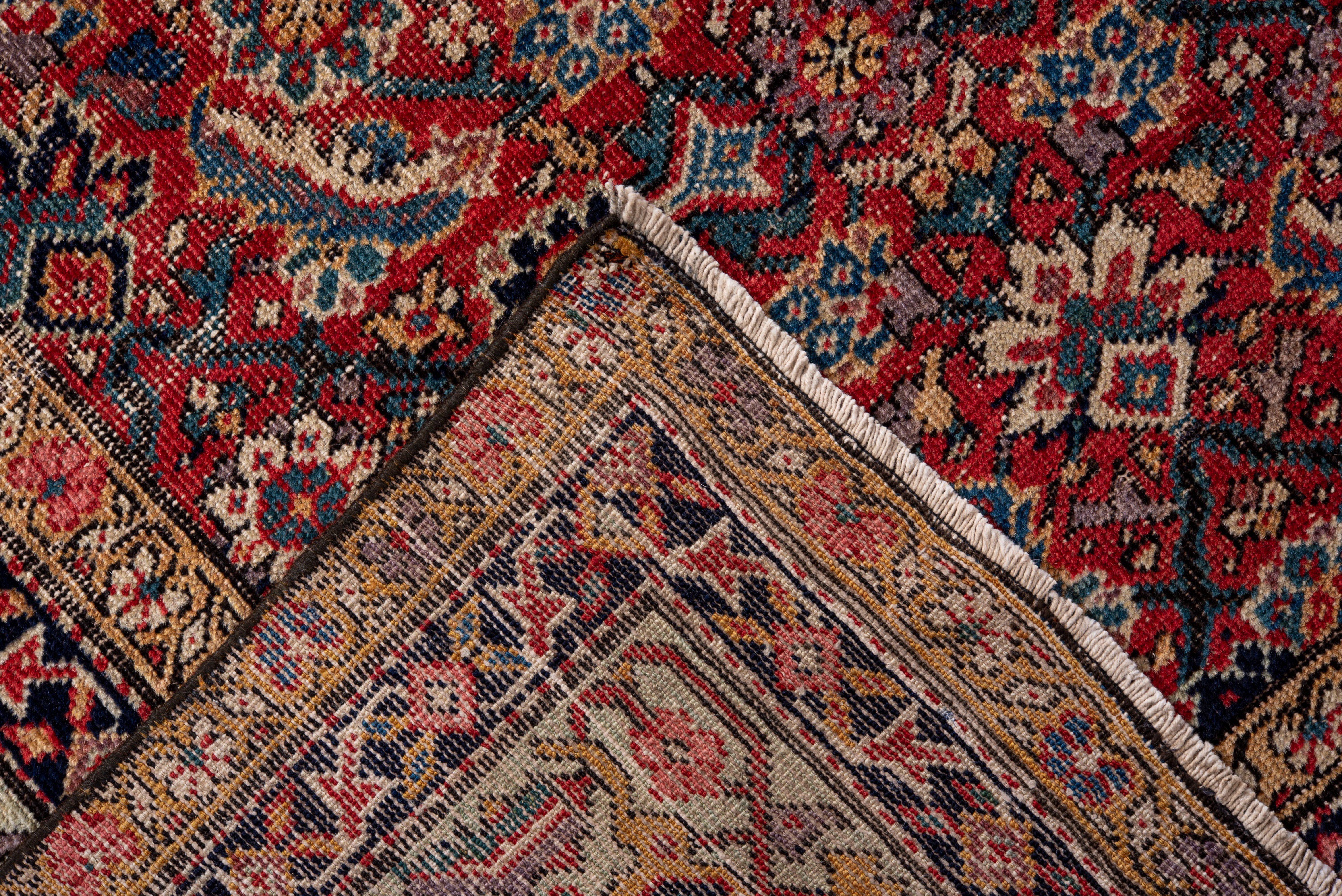 Farahan Teppich Allover Paisley und Rosette Floral Muster im Zustand „Gut“ im Angebot in New York, NY