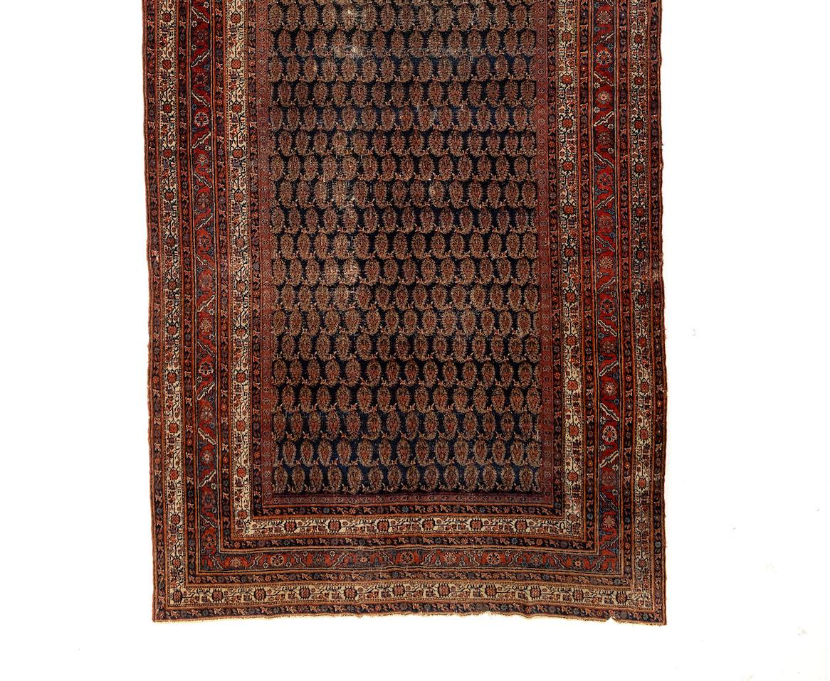 Farahan rugs originate from an area north of Arak. These rugs get their name Farahan who was a famous carpet weaver from the small village Sarouk. Farahan trademarked the use of a central medallion motif in his rugs whilst using a Herati pattern,