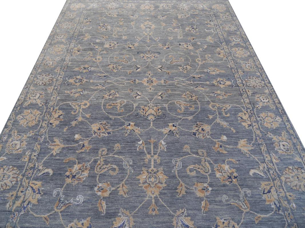 Zeitgenssischer Teppich im Farahan Sarouk-Design in Grau, Blau und Beige, handgeknpft im Angebot 2