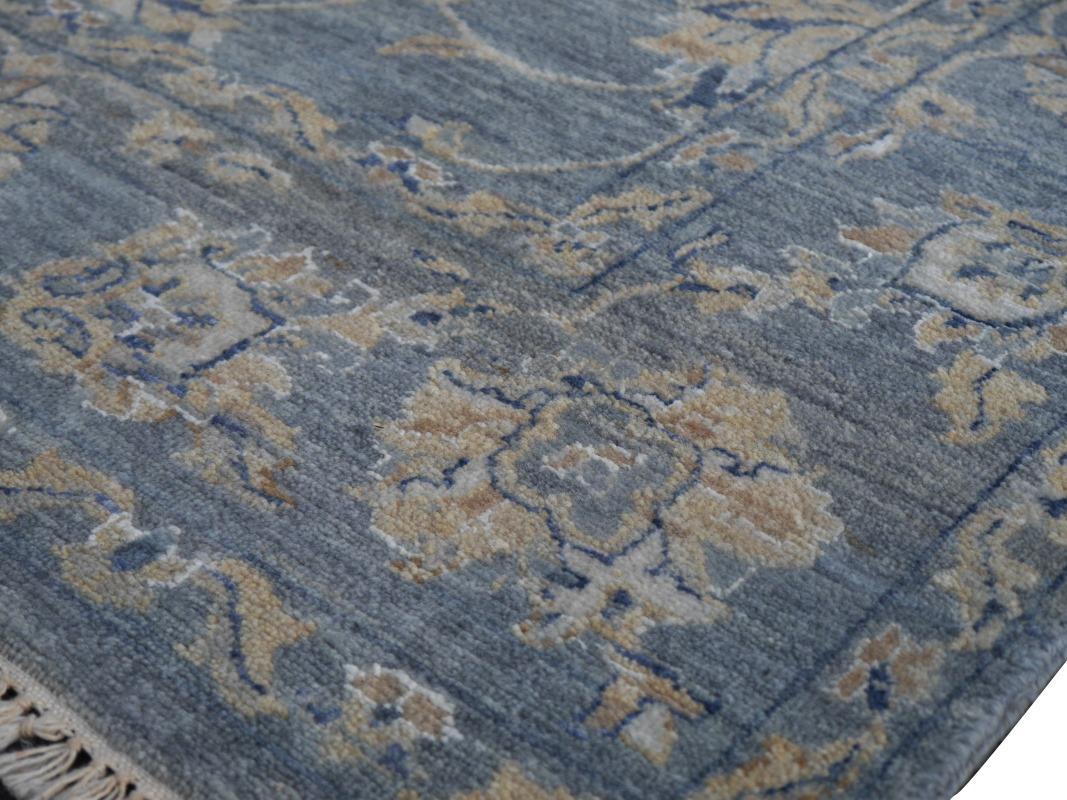 Zeitgenssischer Teppich im Farahan Sarouk-Design in Grau, Blau und Beige, handgeknpft im Angebot 6