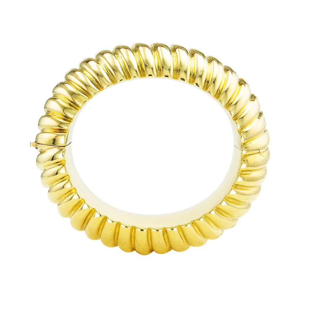Contemporary Faraone Mennella Hinged Gold Bangle Bracelet For Sale