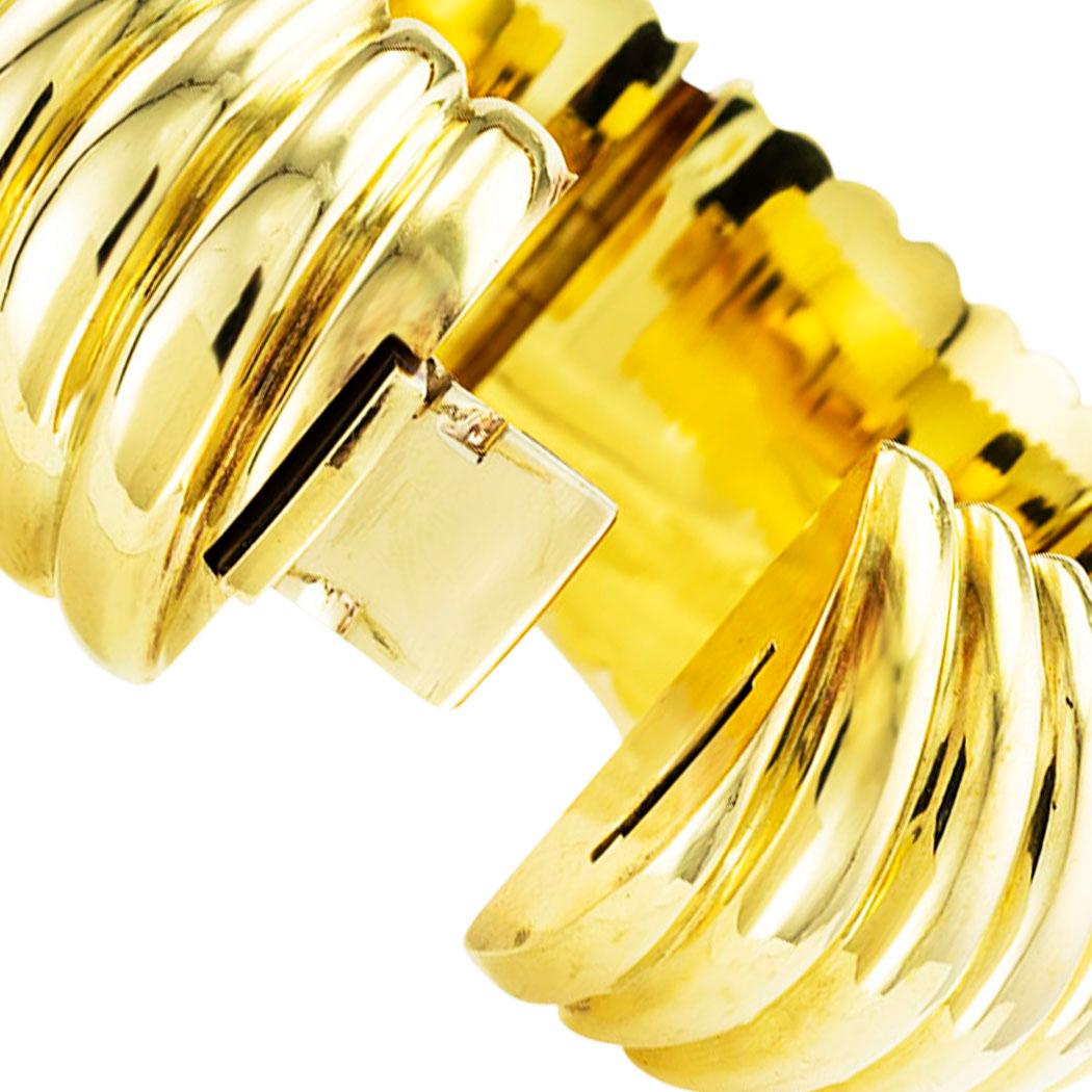 Faraone Mennella Hinged Gold Bangle Bracelet For Sale 1