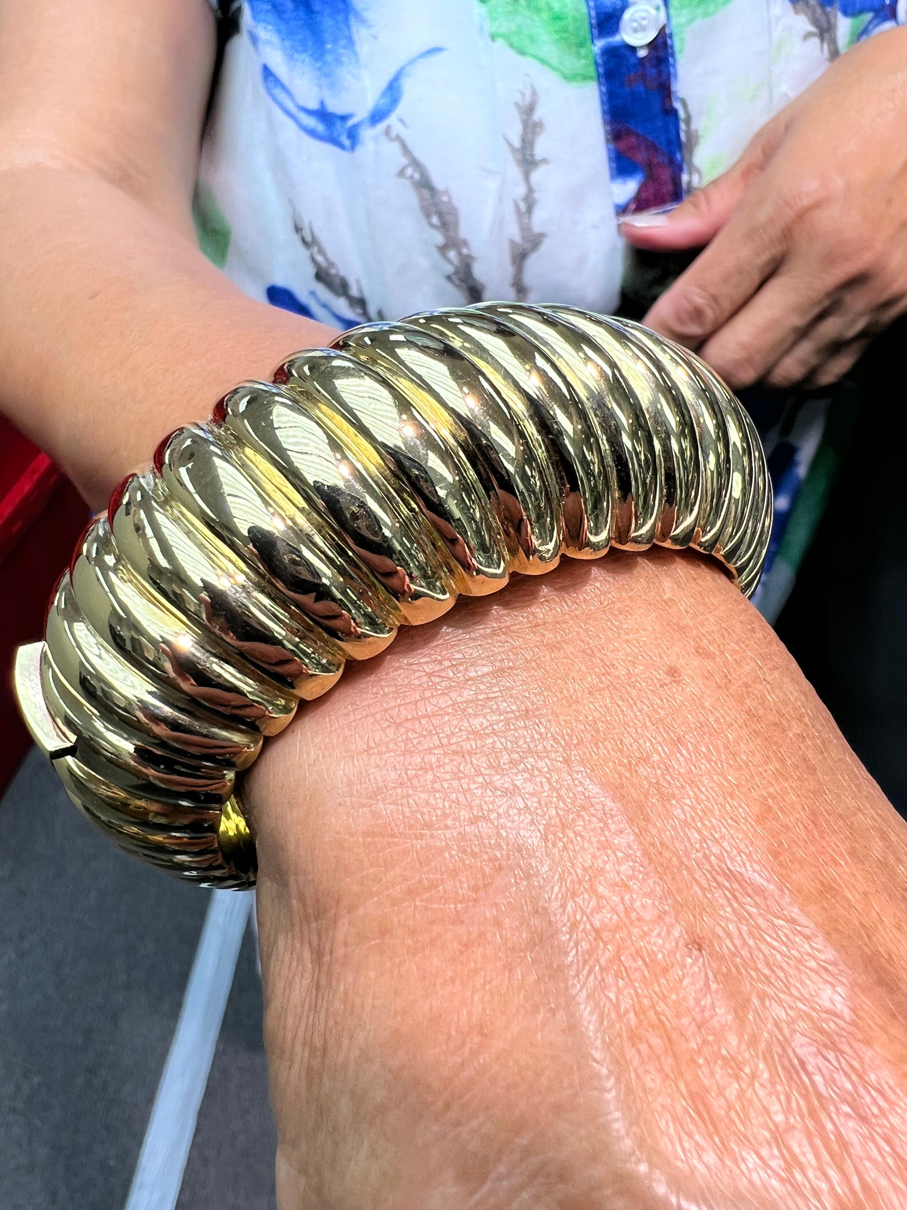 Faraone Mennella Hinged Gold Bangle Bracelet 2