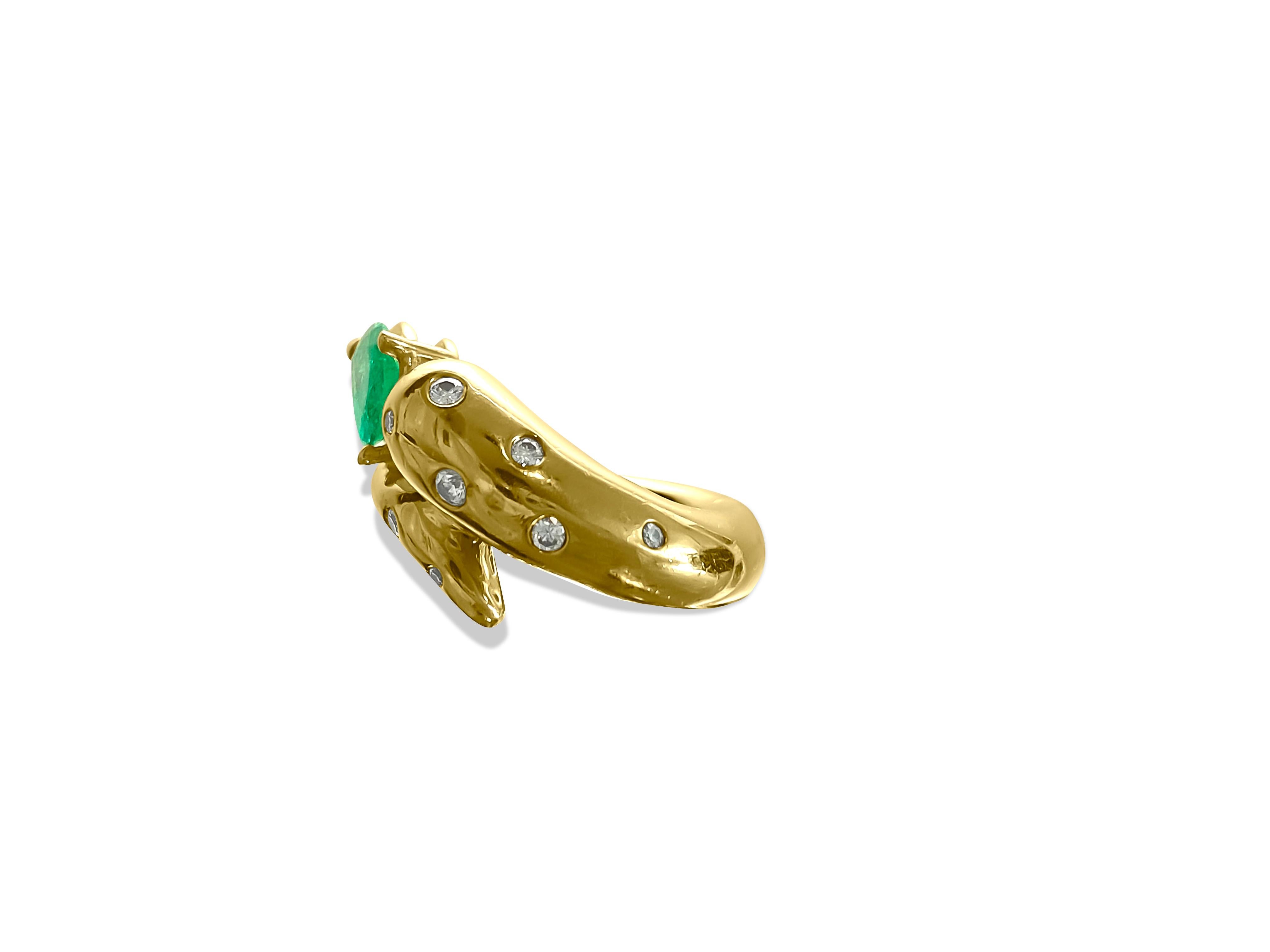 Faraone Mennella Snake Design Emerald Diamond Ring 18K In Excellent Condition For Sale In Miami, FL