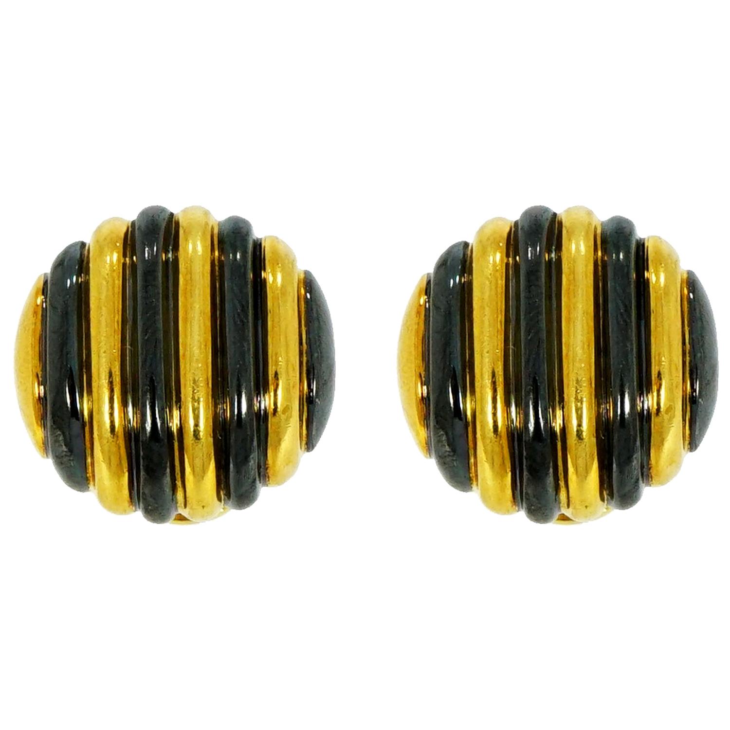 Faraone Yellow Gold Striped Non-Pierced Clip-On Earrings For Sale