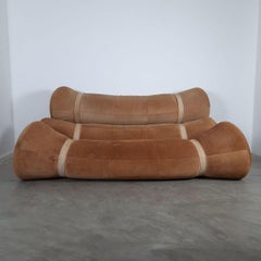 Fardos Sofa by Ricardo Fasanello