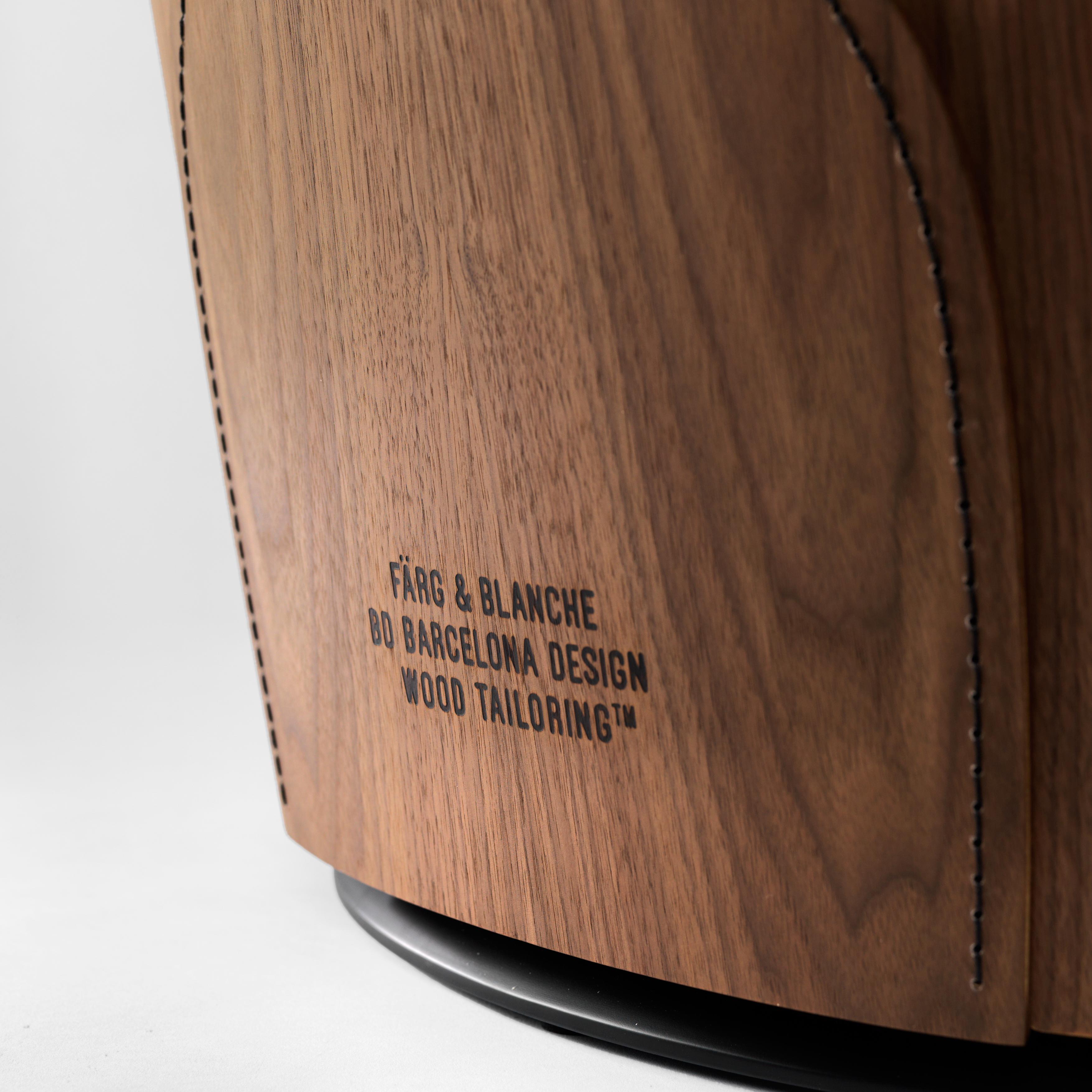 Färg & Blanche Zeitgenössischer brauner Leder-Couture-Sessel für BD Barcelona (Stahl) im Angebot