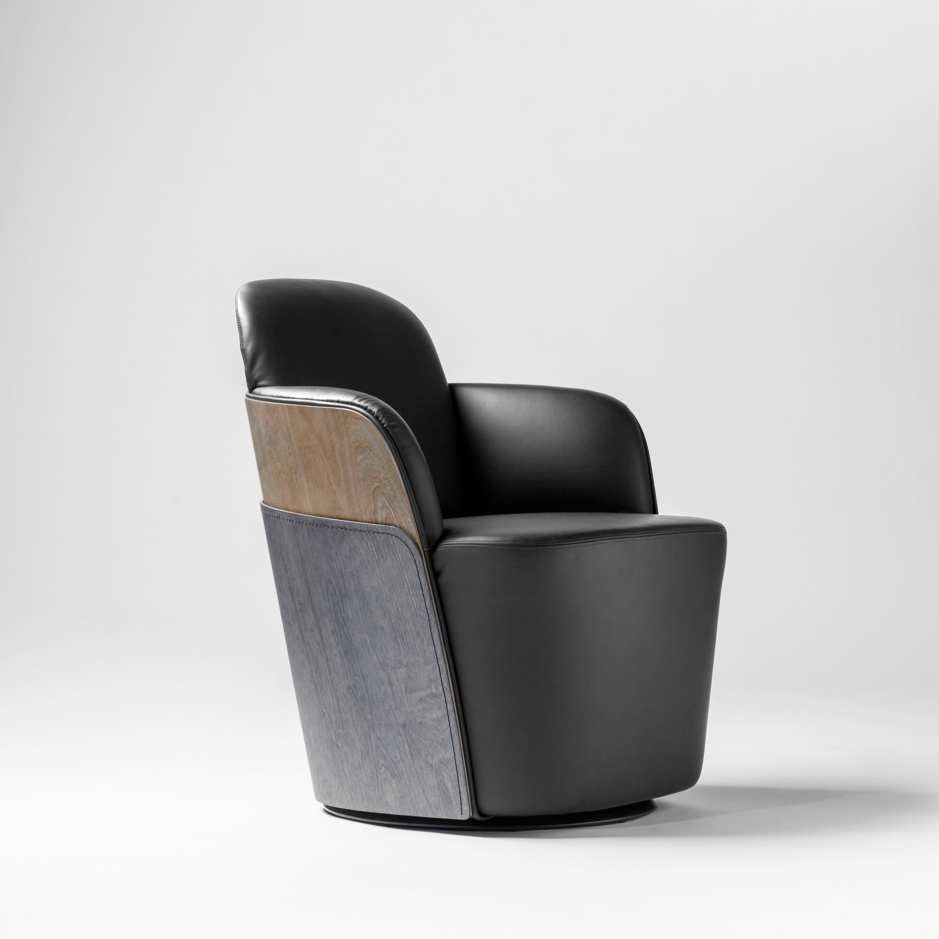 Färg & Blanche Contemporary Leather Little Couture Armchair for BD Barcelona 2
