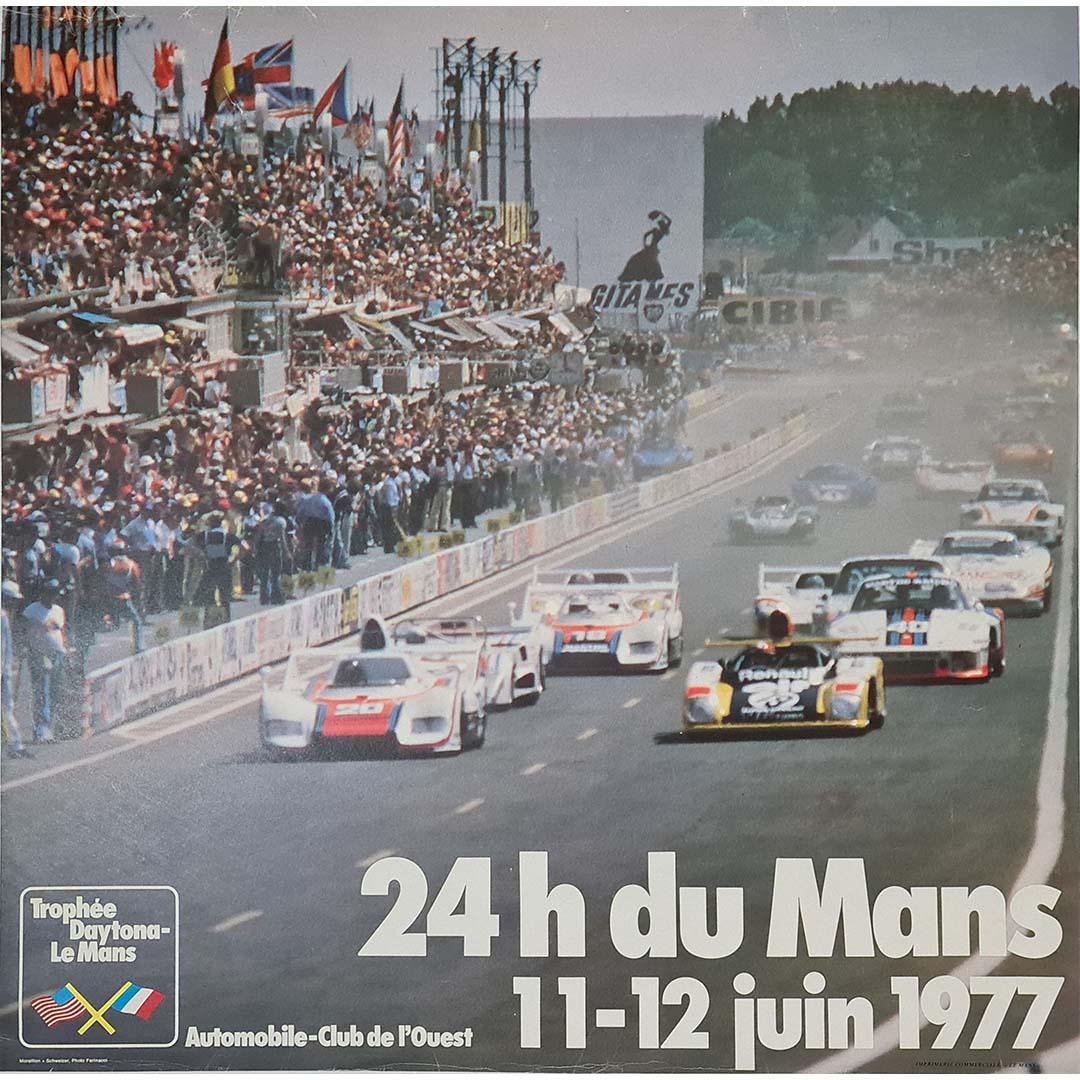 Created for the 1977 edition of the 24 Heures du Mans, held on 11 and 12 June, this original official poster features a dramatic photograph by Farinacci. The graphic layout was conceived by Moreillon and Schweizer for the Automobile Club de