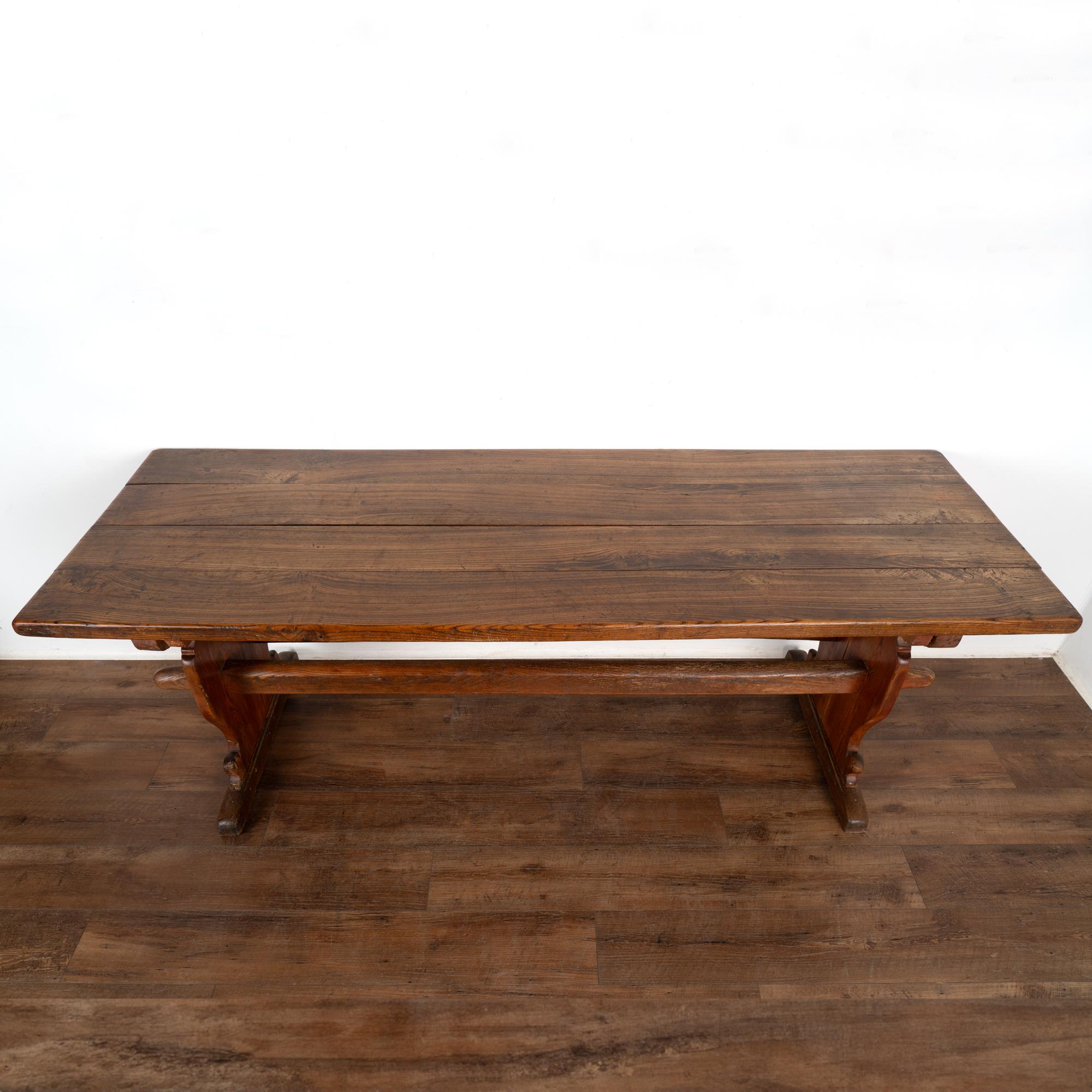 Danois Table de cuisine de ferme avec piètement à tréteaux, Danemark vers 1820-40 en vente