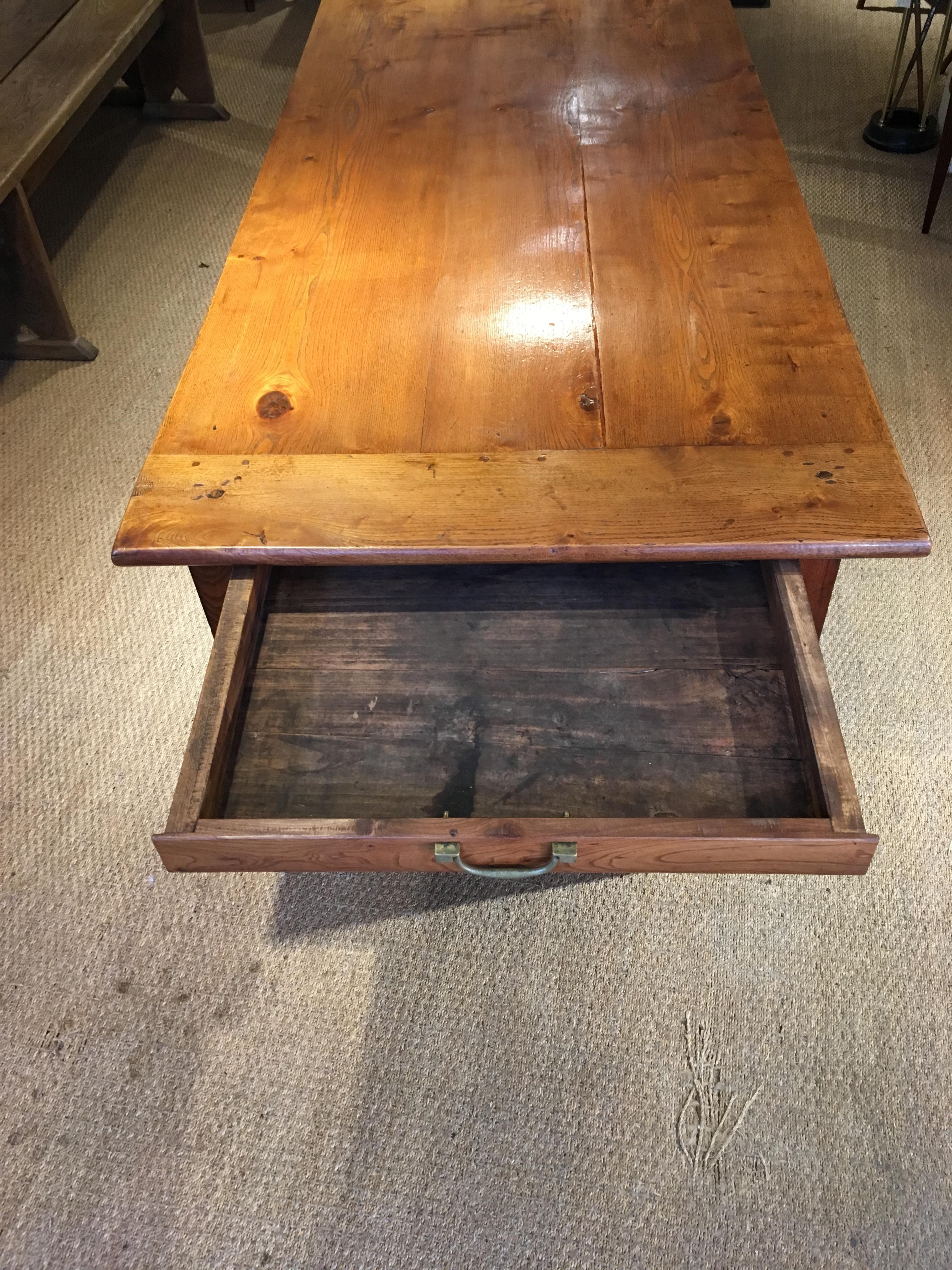 Very good mid-19th century ash farm house table. 

Dating from around the 1850s the table came from a farmhouse in the Bordeaux are of France. 

Nice big cleated ends, a drawer to each of the table and a single drawer to the side. 

Will seat