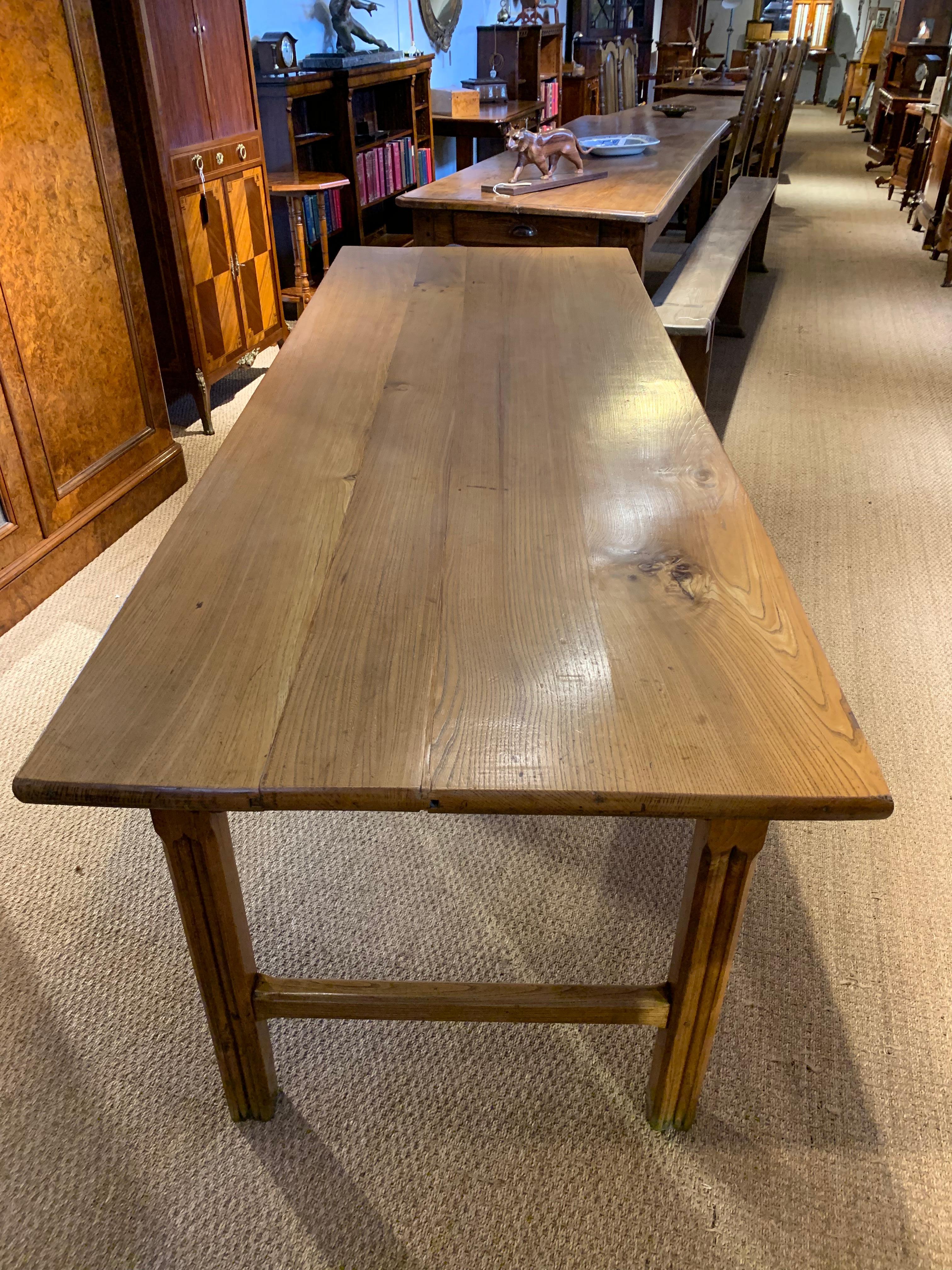 Farm Table Elm In Good Condition For Sale In Honiton, Devon