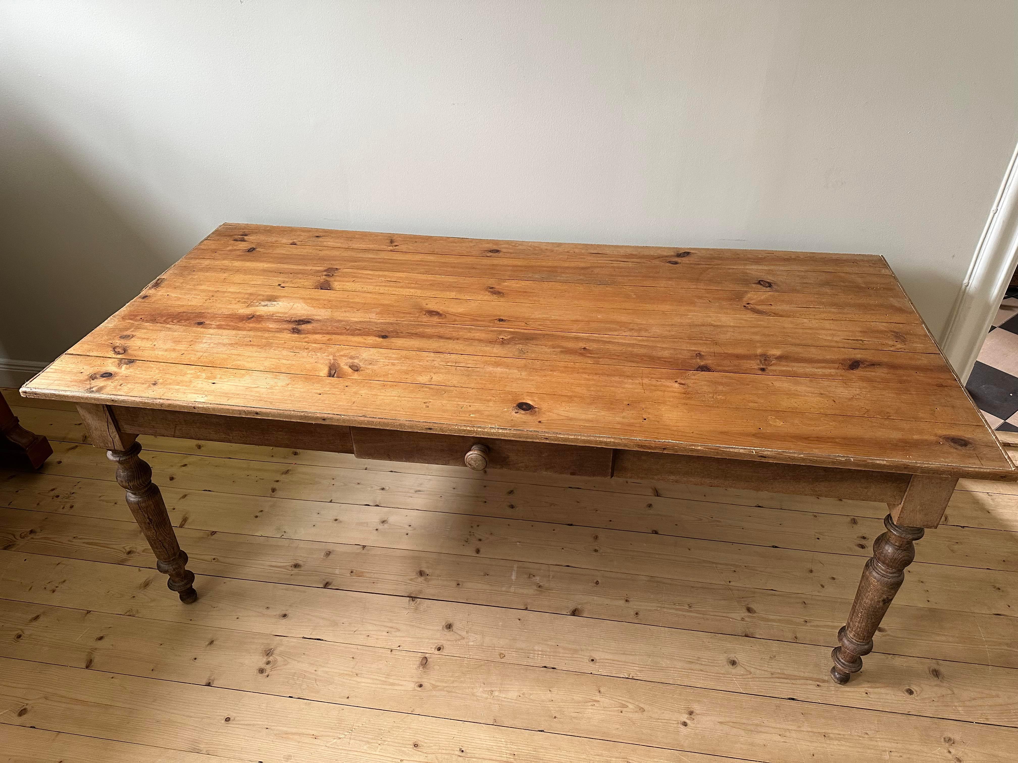 20th Century Farm table in pin and massive walnut For Sale
