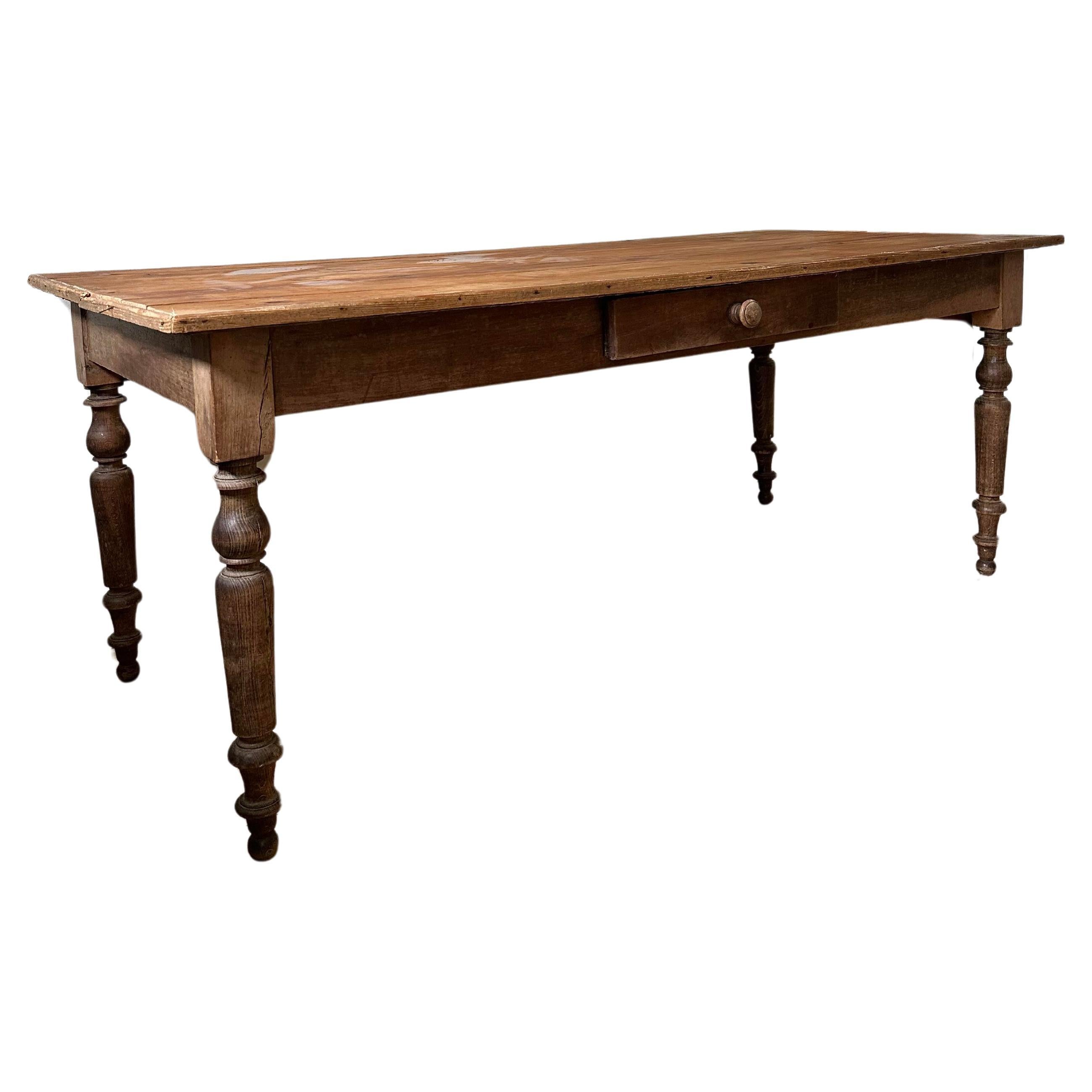 Farm table in pin and massive walnut For Sale