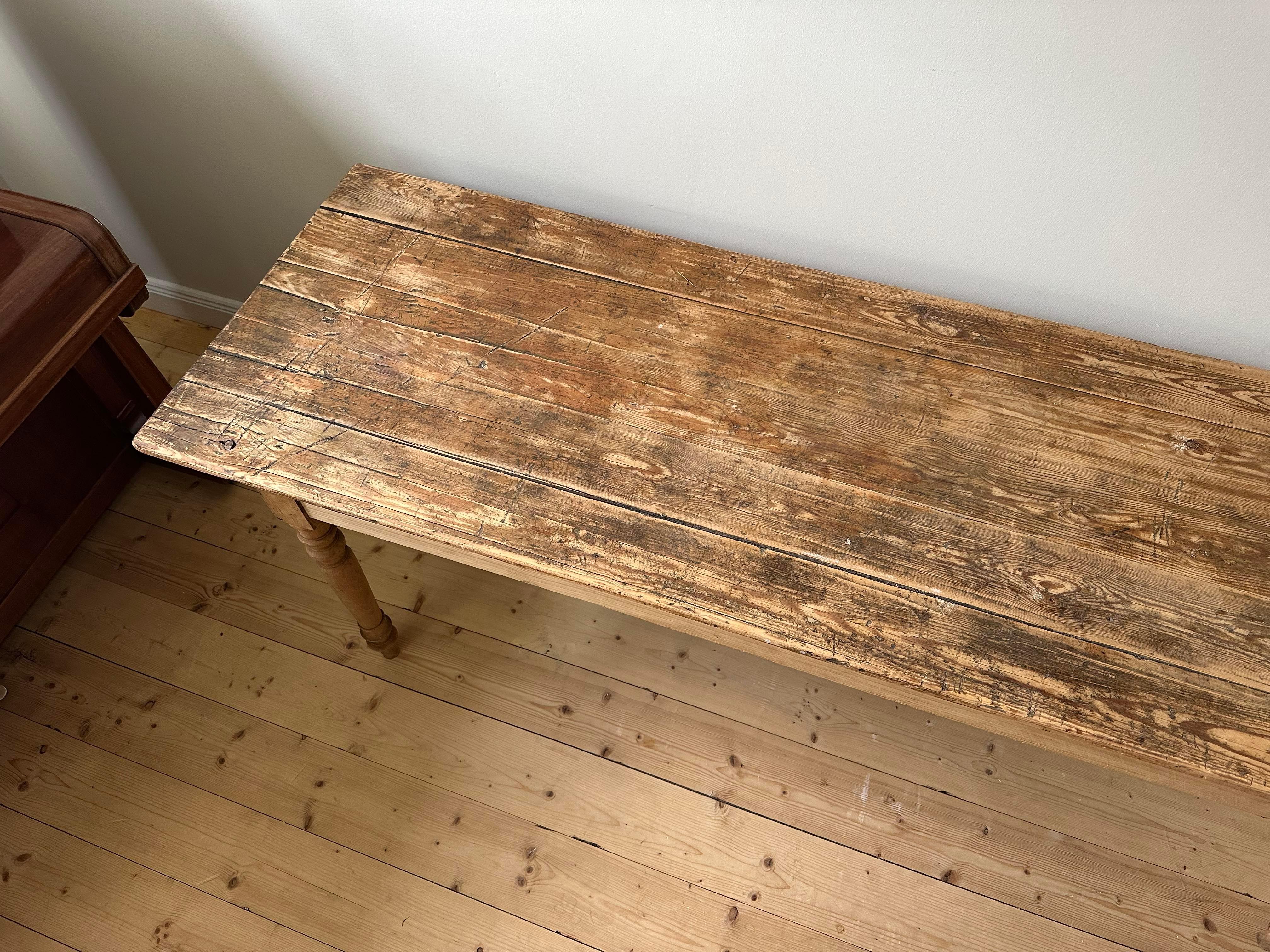 Farm table with beautiful patina In Good Condition In Skogås, Stockholms län