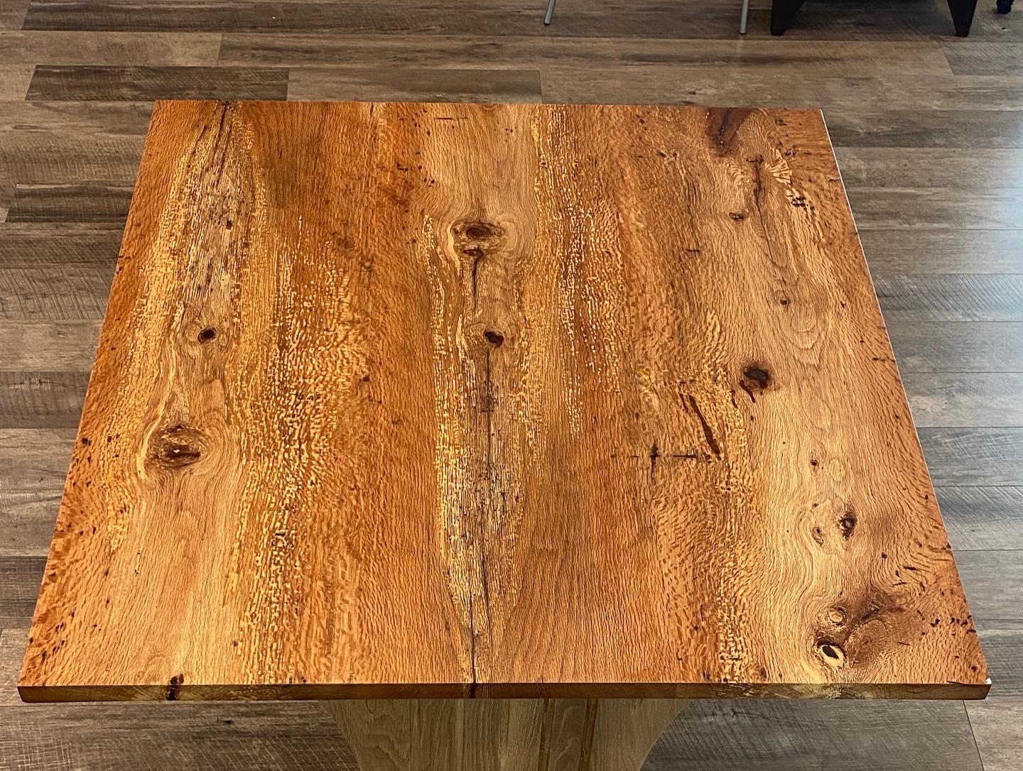 Farmhouse Coastal Live Oak Dining Table in the Style of American Craftsman In New Condition For Sale In Oakhurst, NJ