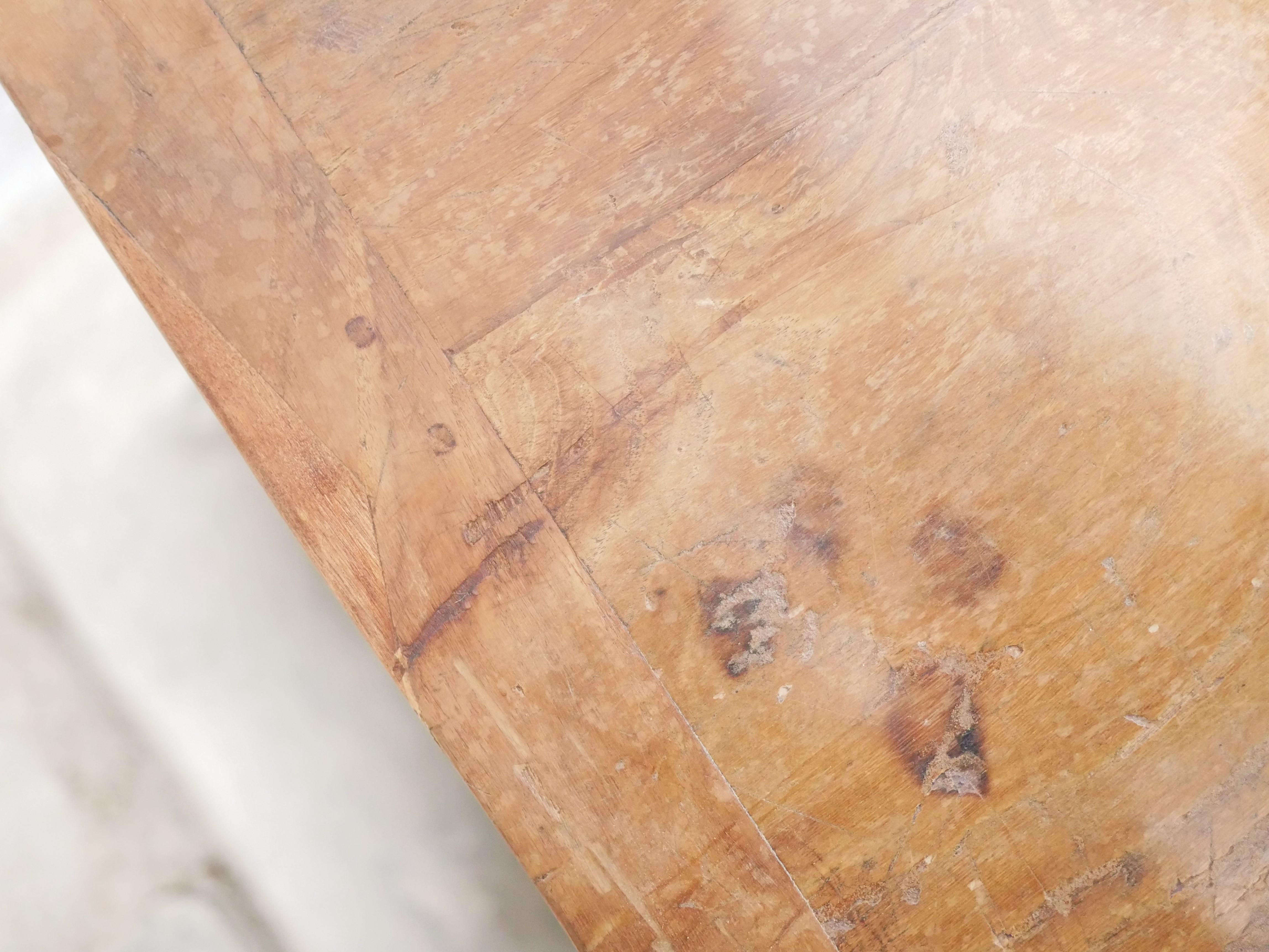 Esstisch im Bauernhausstil, Vintage-Schreibtisch aus Holz im Angebot 9