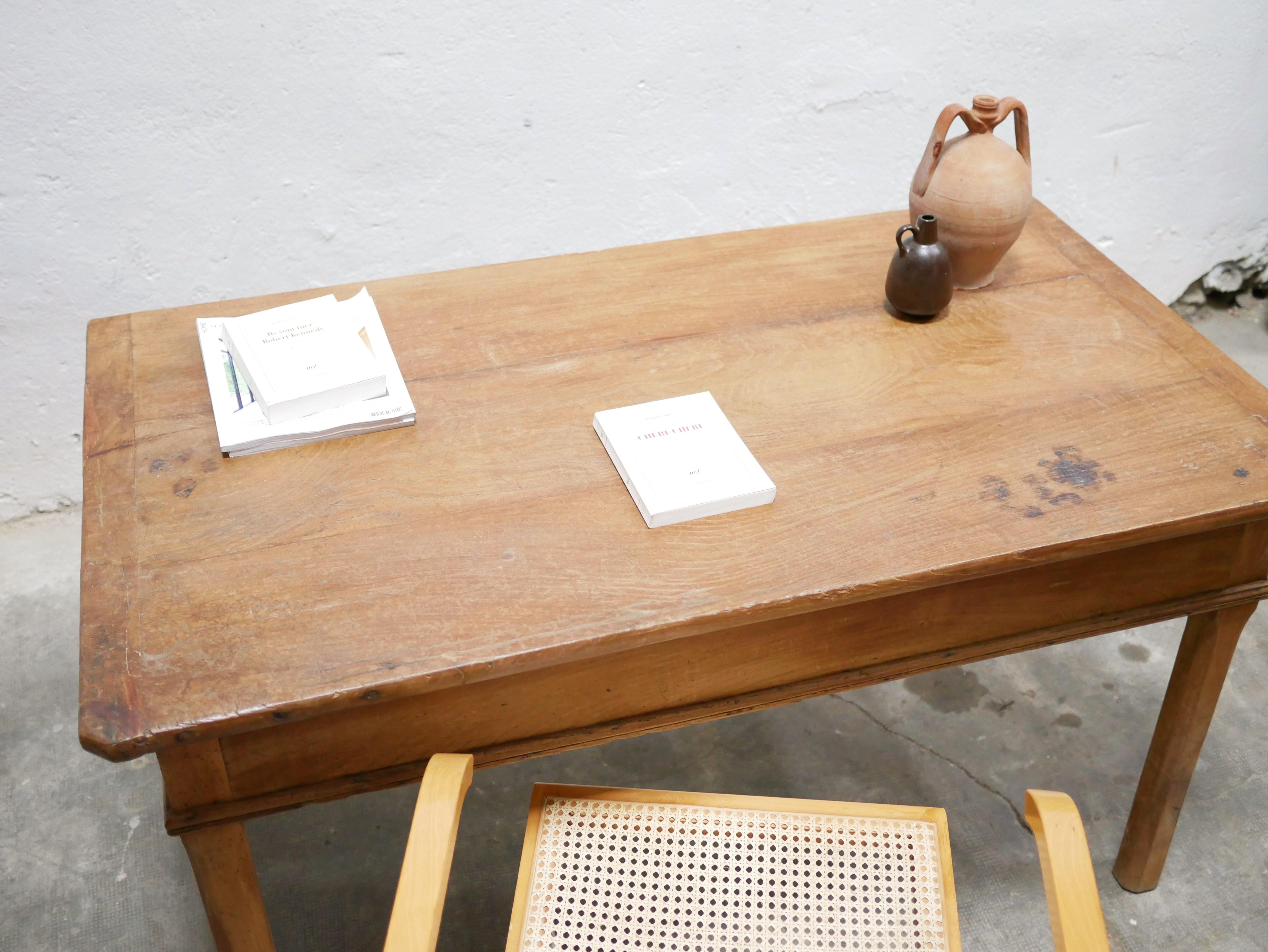 Esstisch im Bauernhausstil, Vintage-Schreibtisch aus Holz im Angebot 2