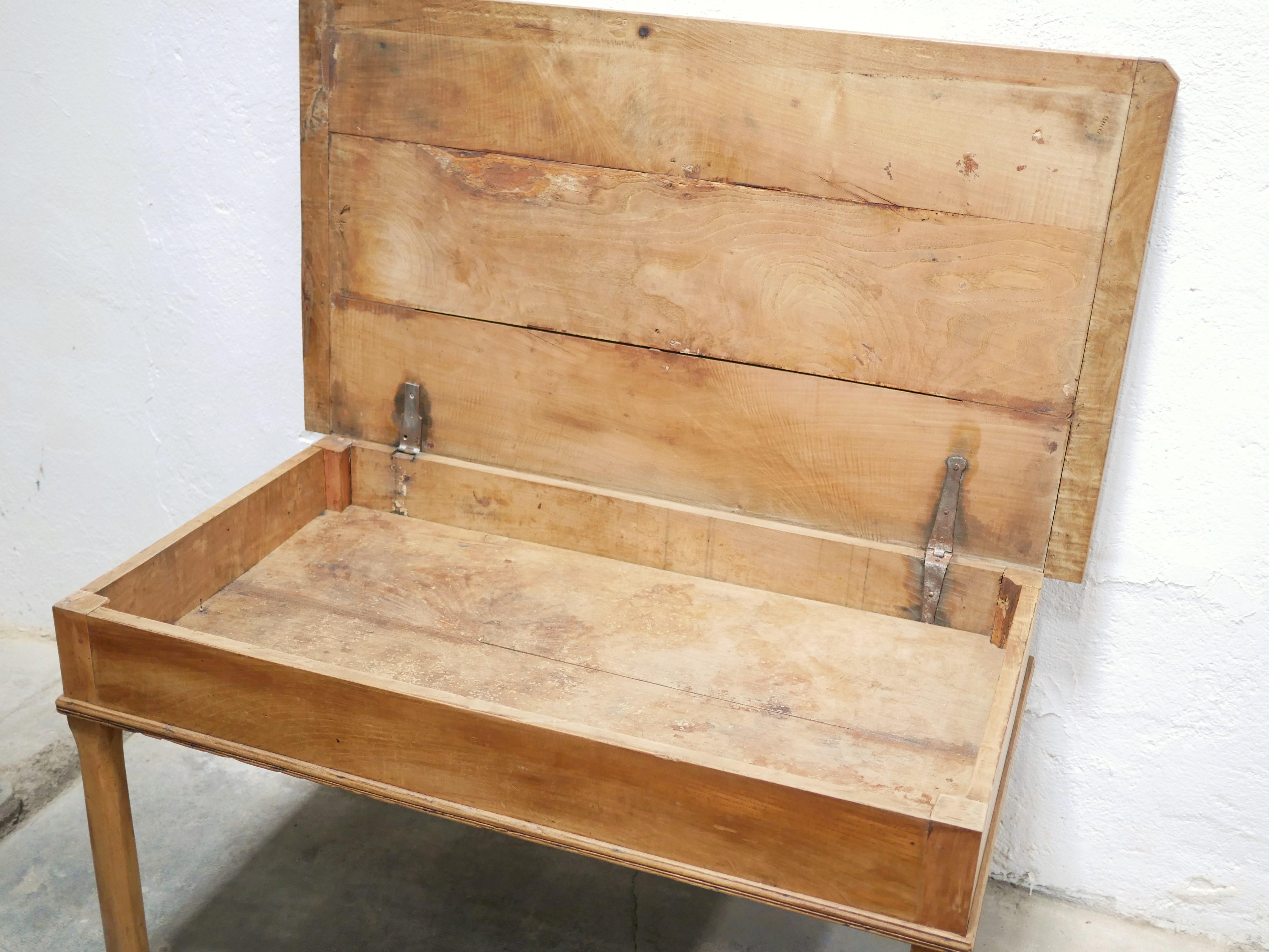 Esstisch im Bauernhausstil, Vintage-Schreibtisch aus Holz im Angebot 3