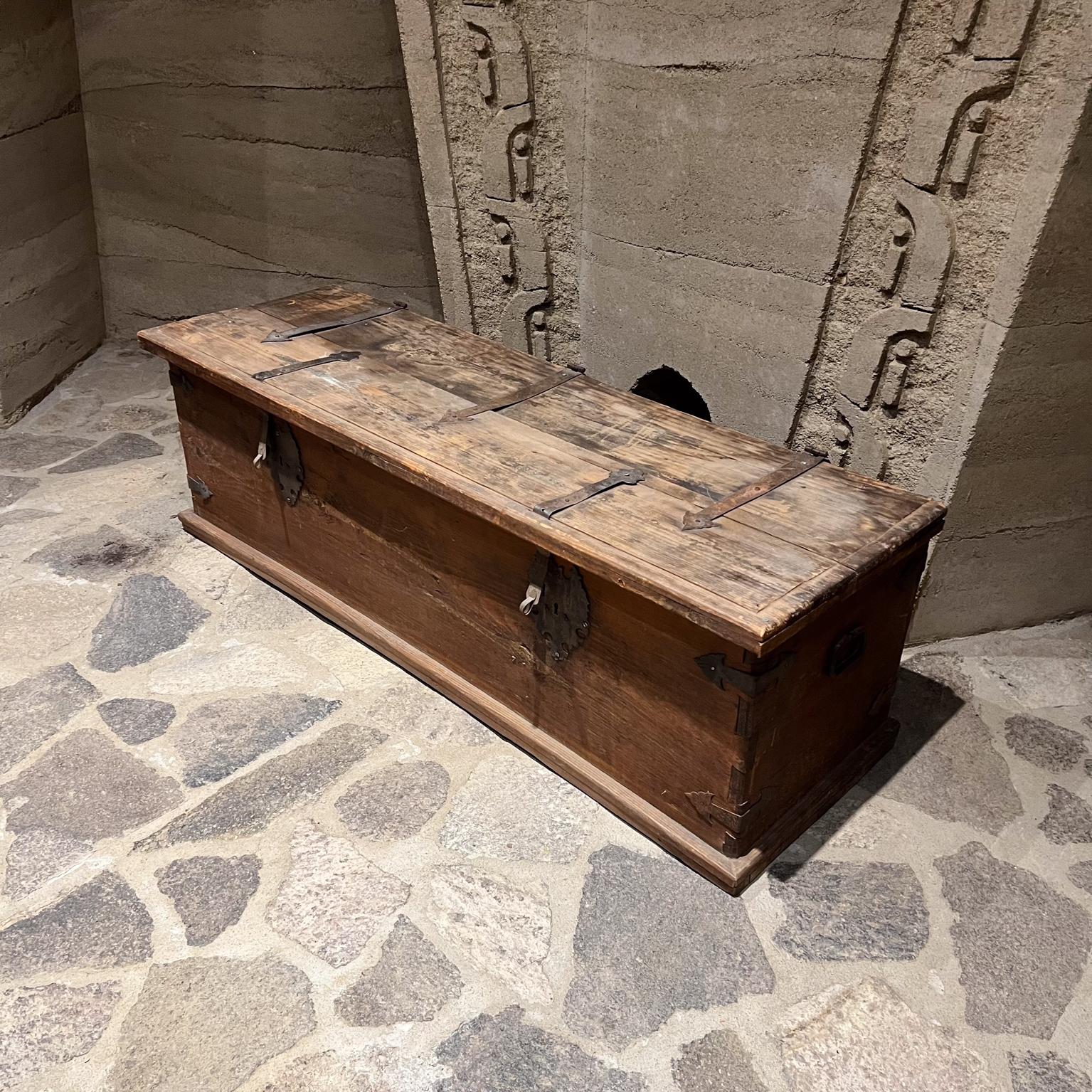 Farmhouse Antique Wood Trunk Blanket Chest For Sale 4