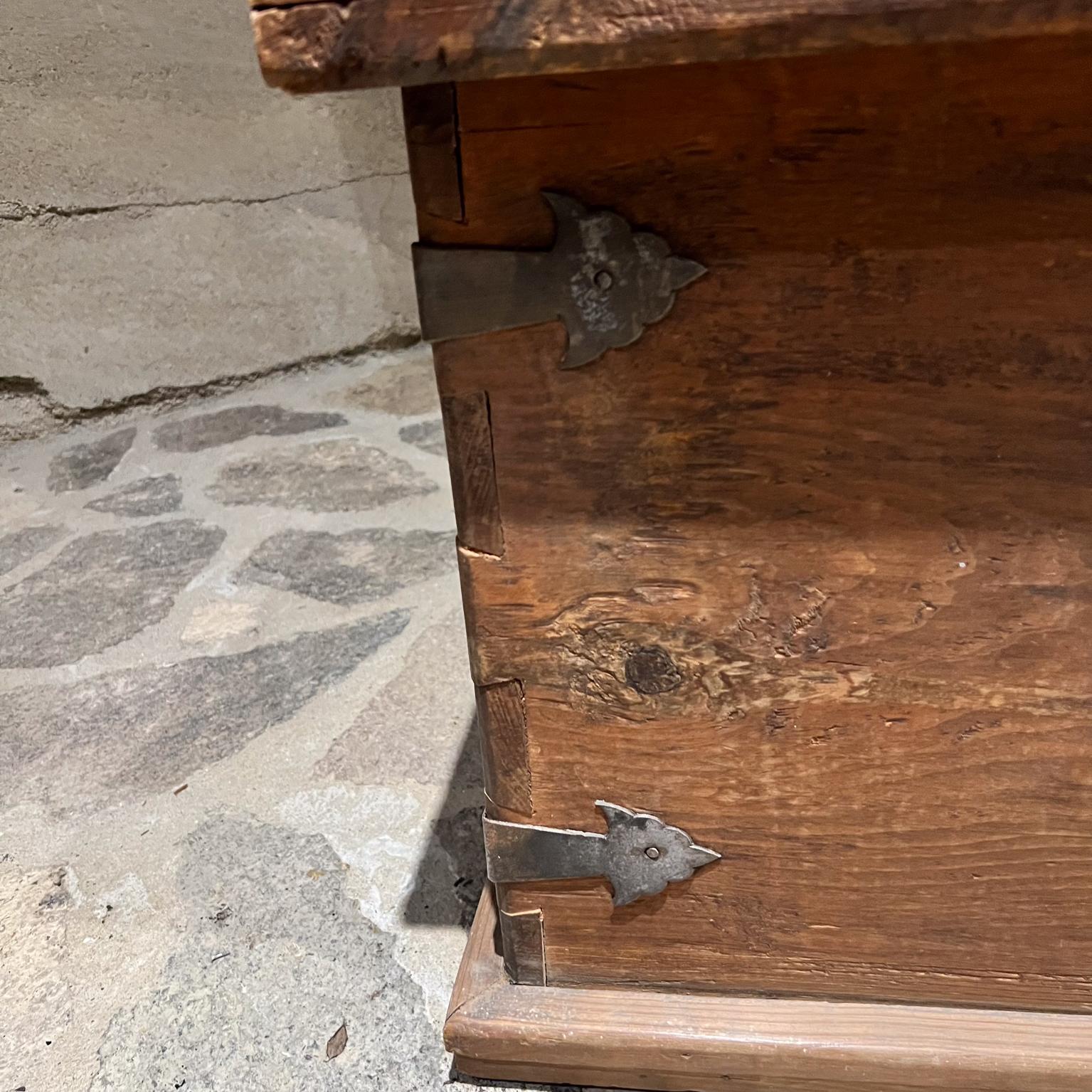 Farmhouse Antique Wood Trunk Blanket Chest For Sale 7