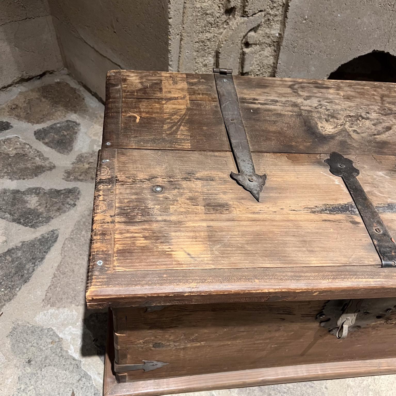 Rustic Farmhouse Antique Wood Trunk Blanket Chest For Sale