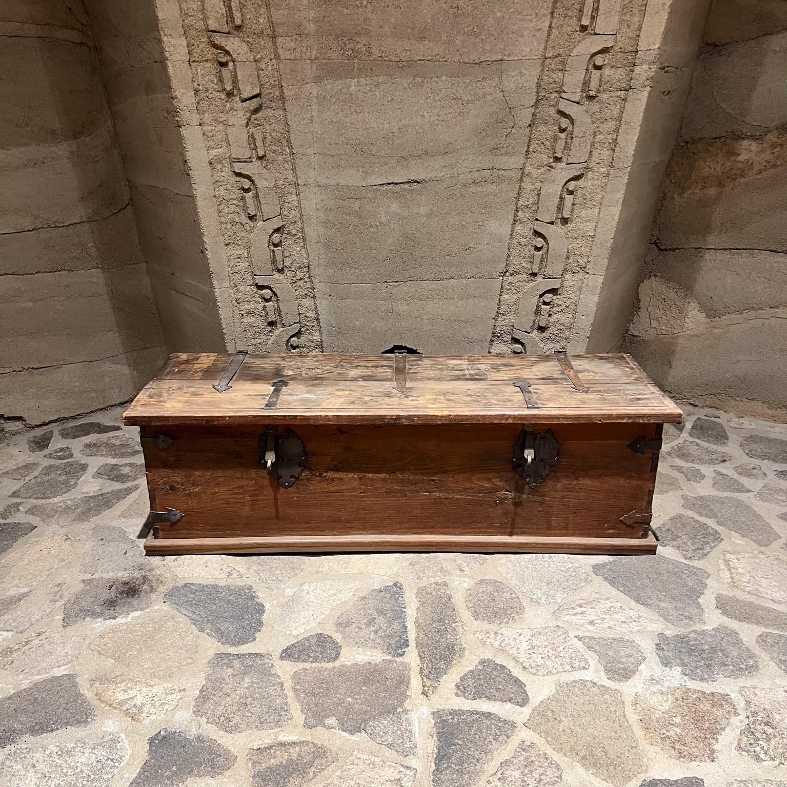 Farmhouse Antique Wood Trunk Blanket Chest For Sale 3