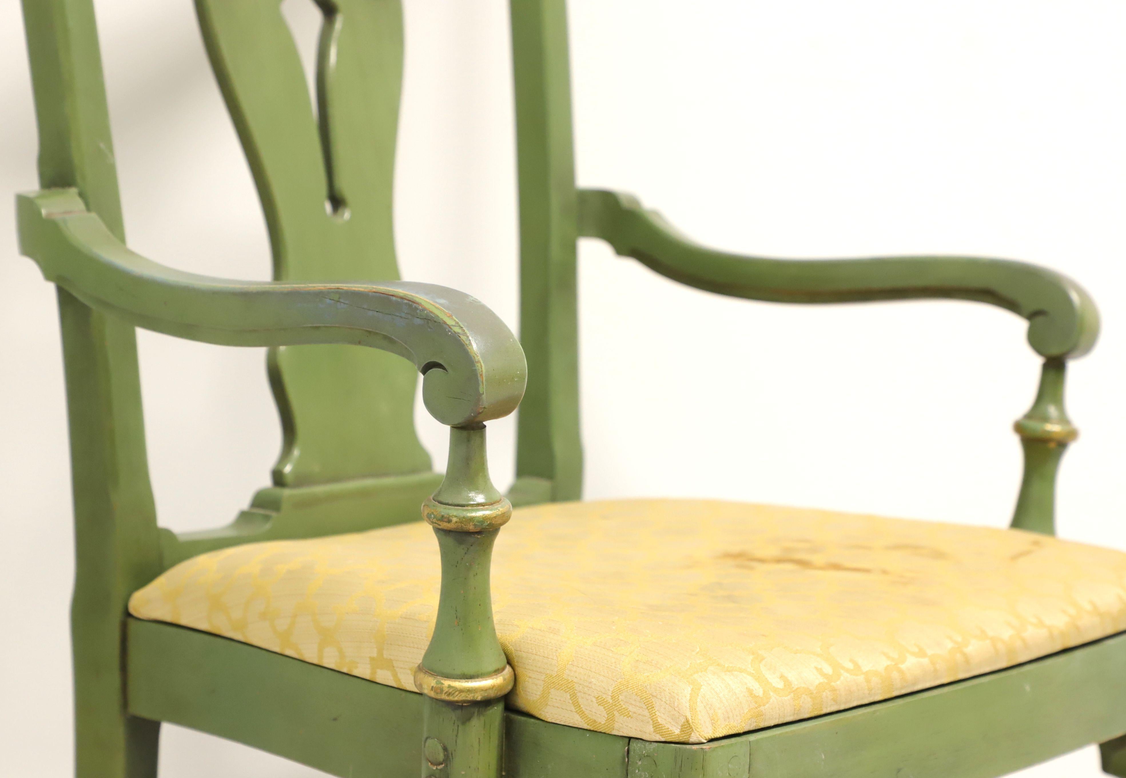 Grün lackierter Sessel im Bauernhausstil mit gealterter Oberfläche (20. Jahrhundert) im Angebot