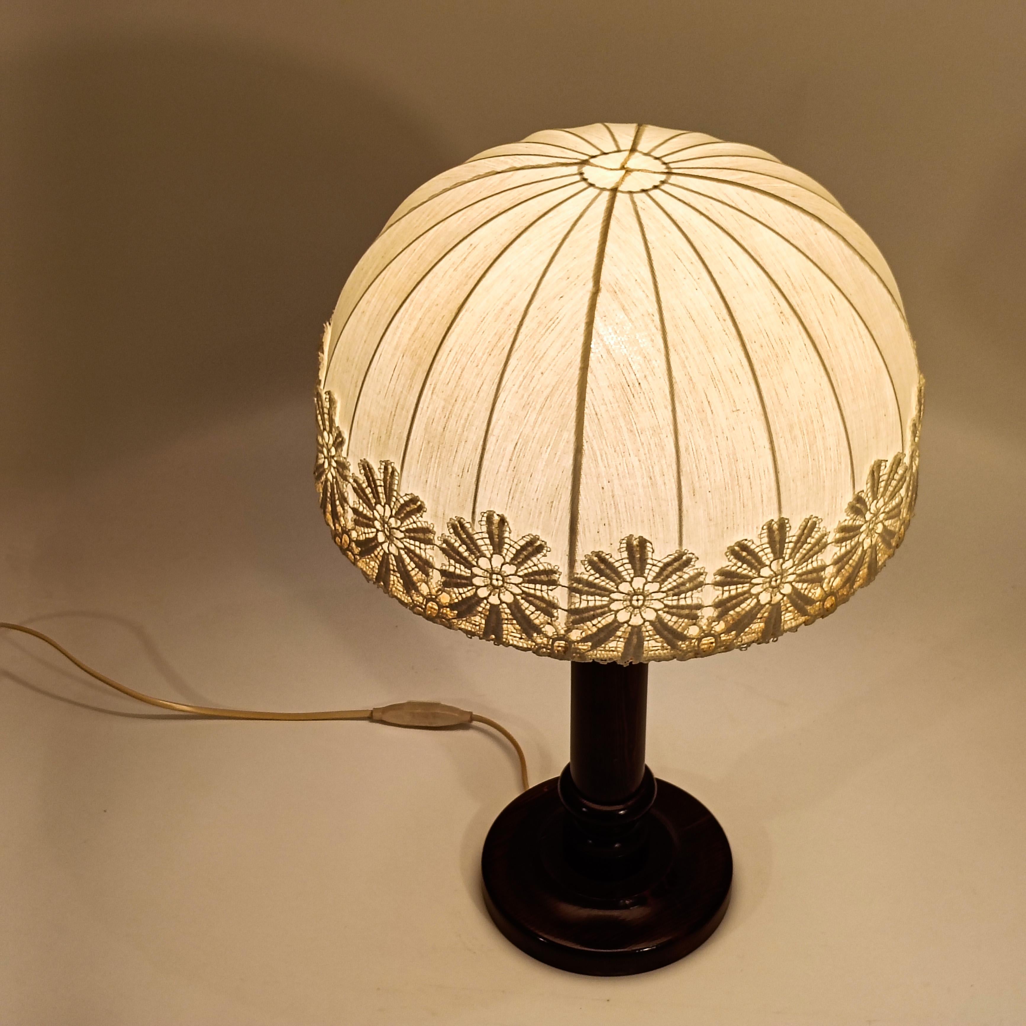 Farmhouse style. Large linen table lamp from Markslöjd AB, Sweden, 1970s For Sale 2