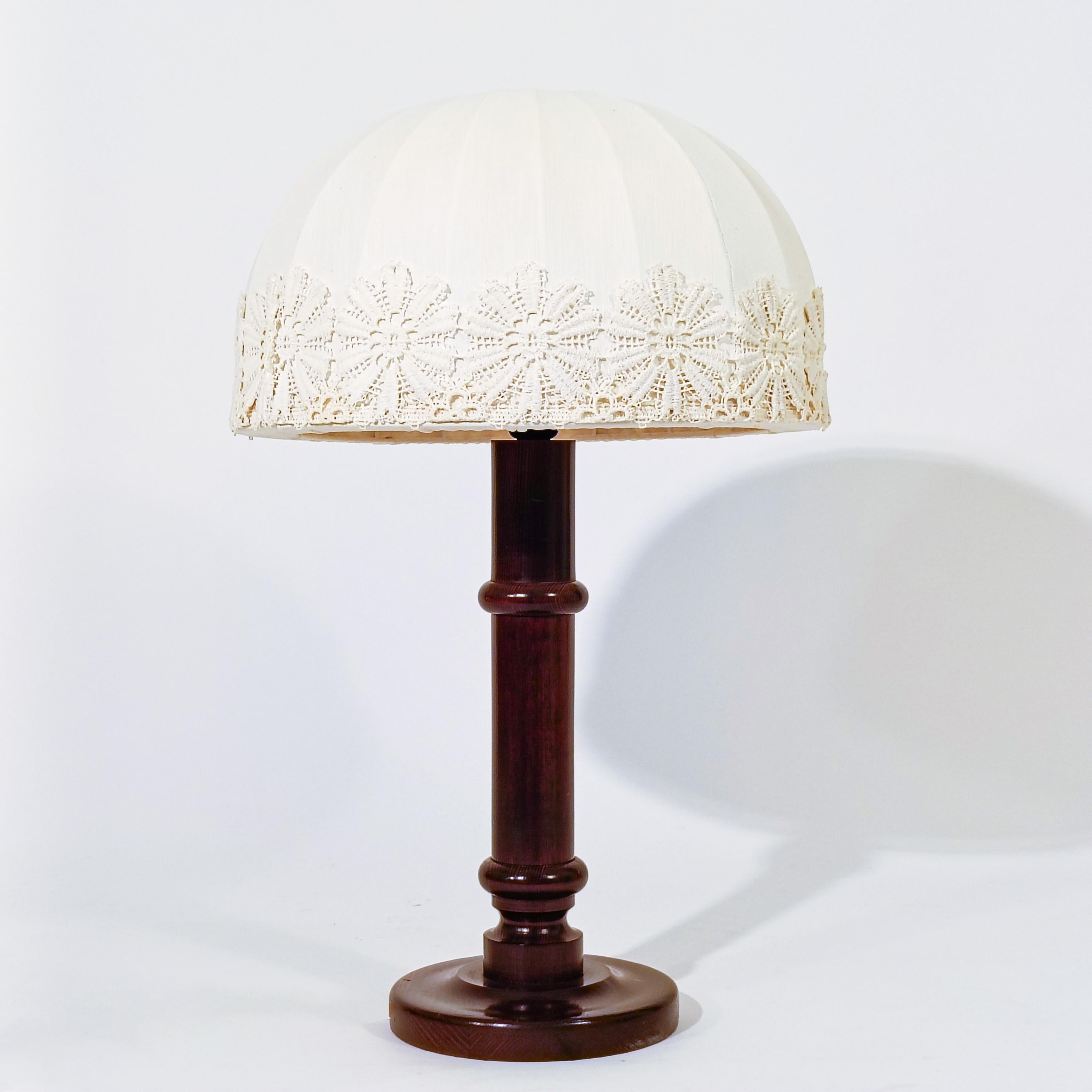 Swedish Farmhouse style. Large linen table lamp from Markslöjd AB, Sweden, 1970s For Sale
