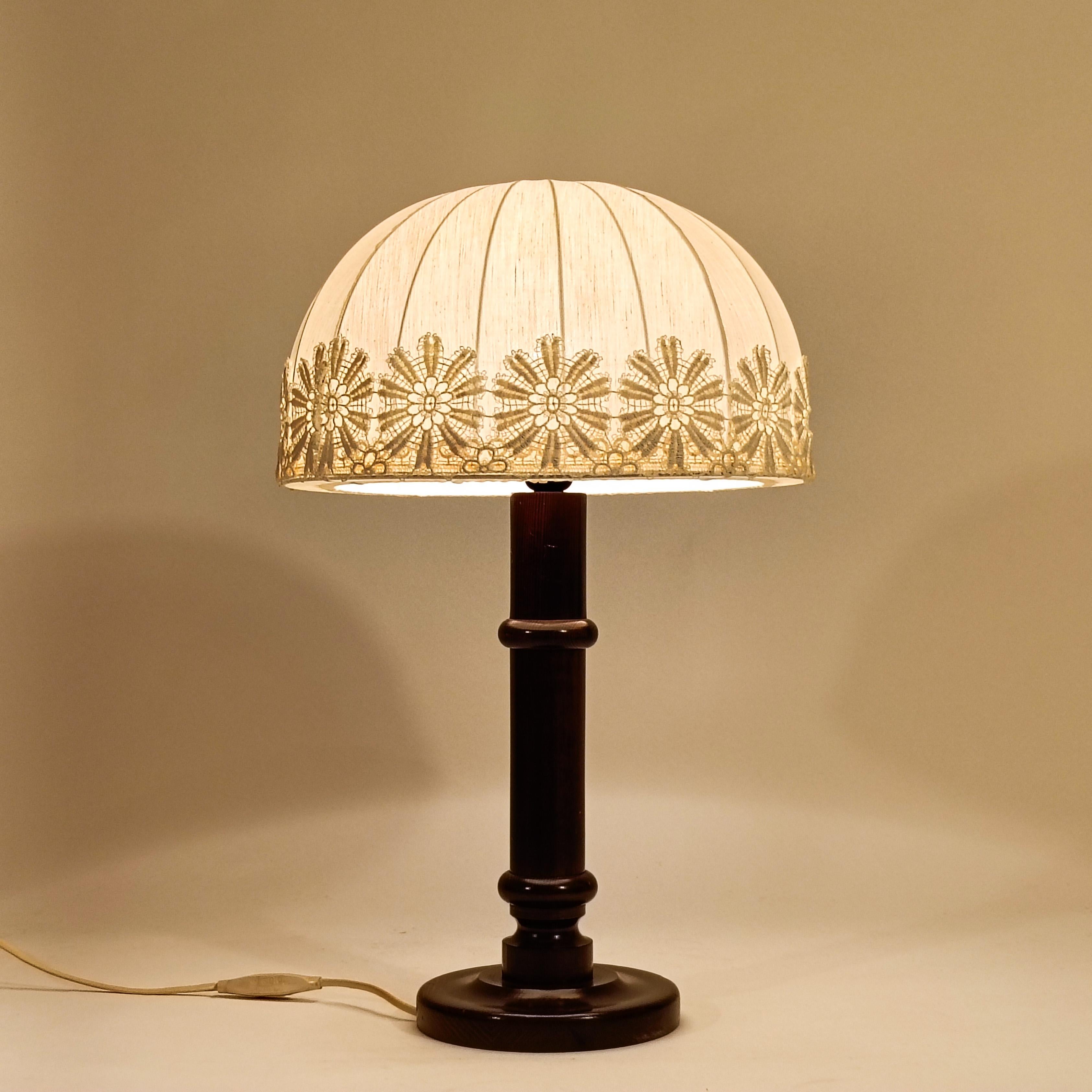 Metal Farmhouse style. Large linen table lamp from Markslöjd AB, Sweden, 1970s For Sale