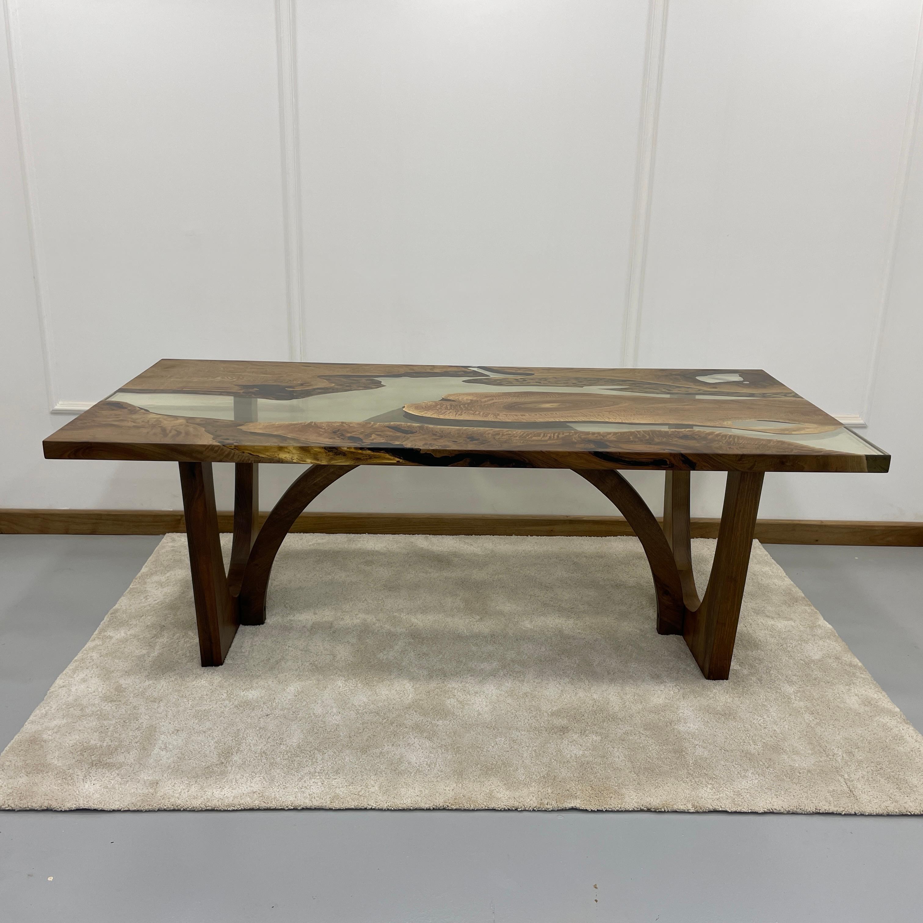 Farmhouse Style Transparent Epoxy Walnut Solid Wood Dining Table in Stock In New Condition For Sale In Manavgat, Antalya