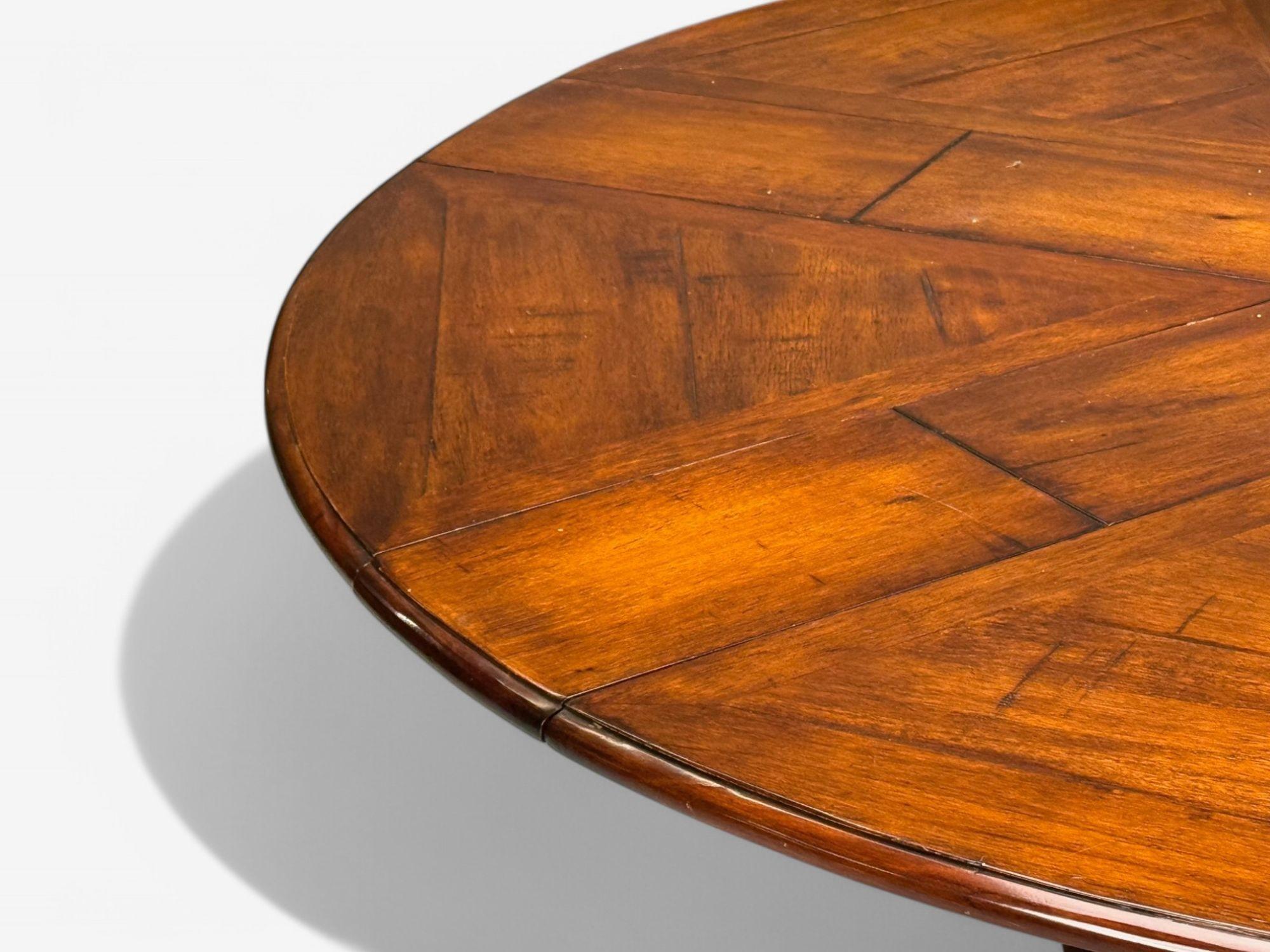 Farmhouse Style, Walnut, Jupe Round Dining Table, USA, 20th C. For Sale 4
