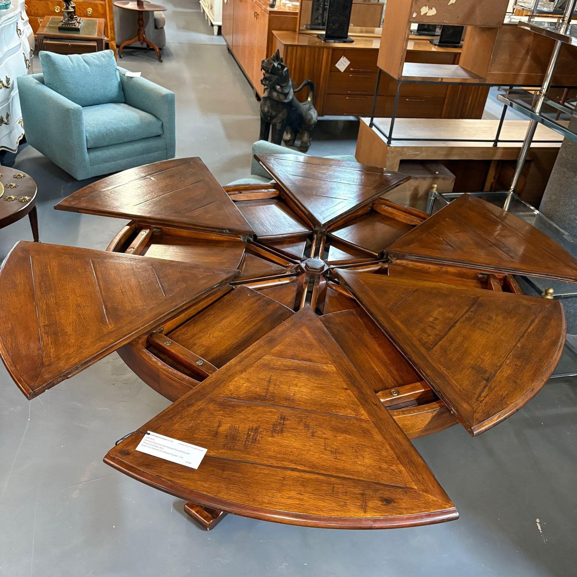 Farmhouse Style, Walnut, Jupe Round Dining Table, USA, 20th C. For Sale 6