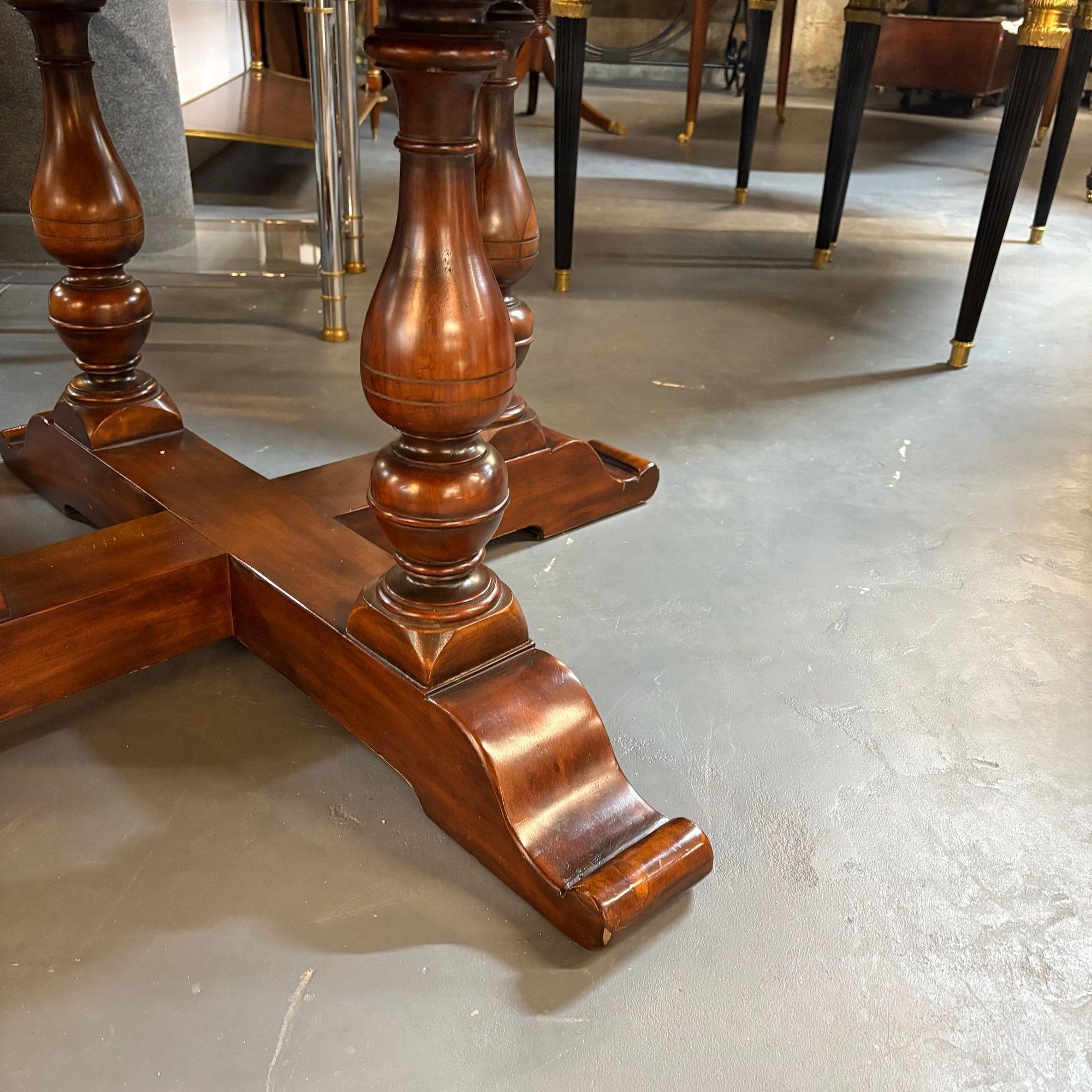 Farmhouse Style, Walnut, Jupe Round Dining Table, USA, 20th C. For Sale 7