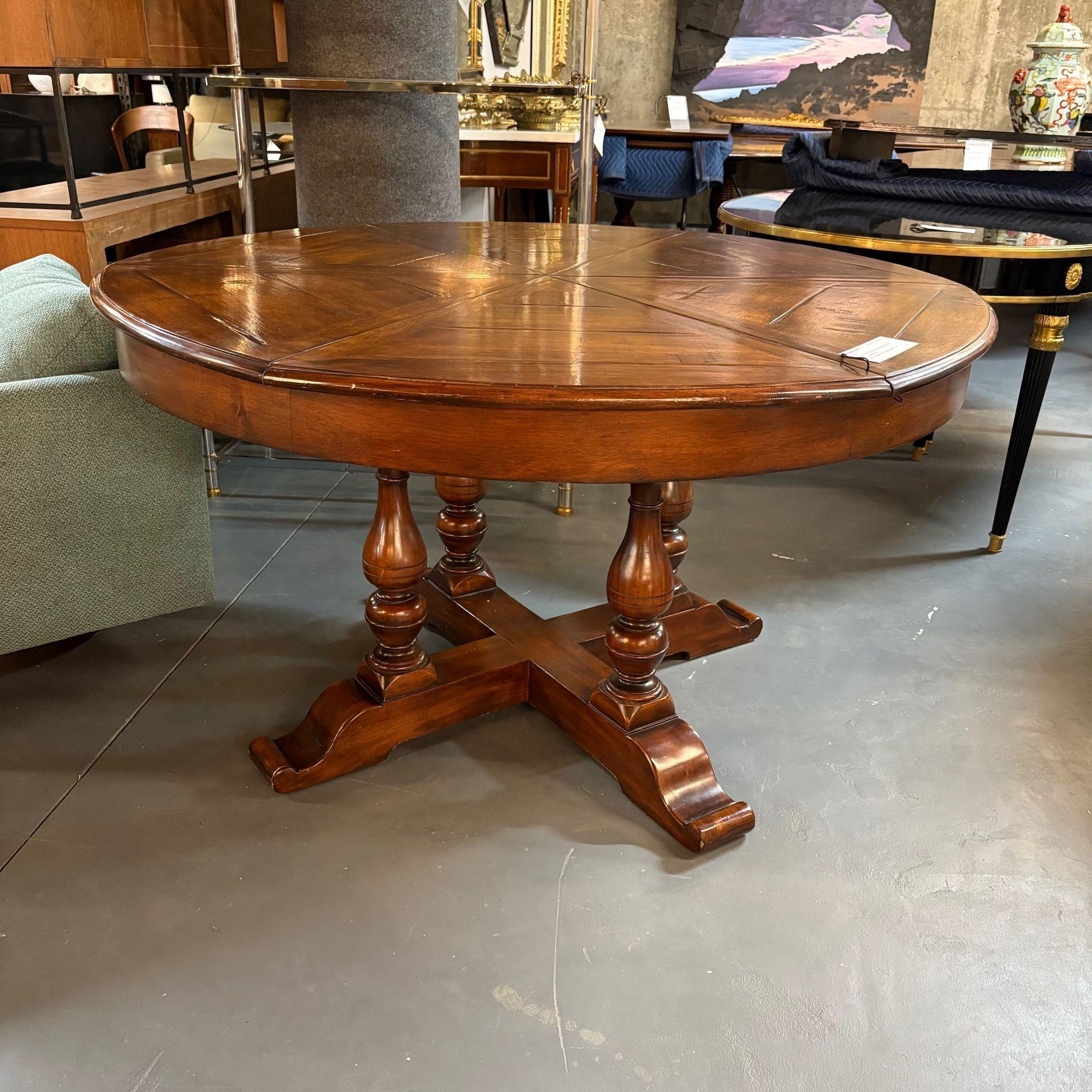 Farmhouse Style, Walnut, Jupe Round Dining Table, USA, 20th C. For Sale 9
