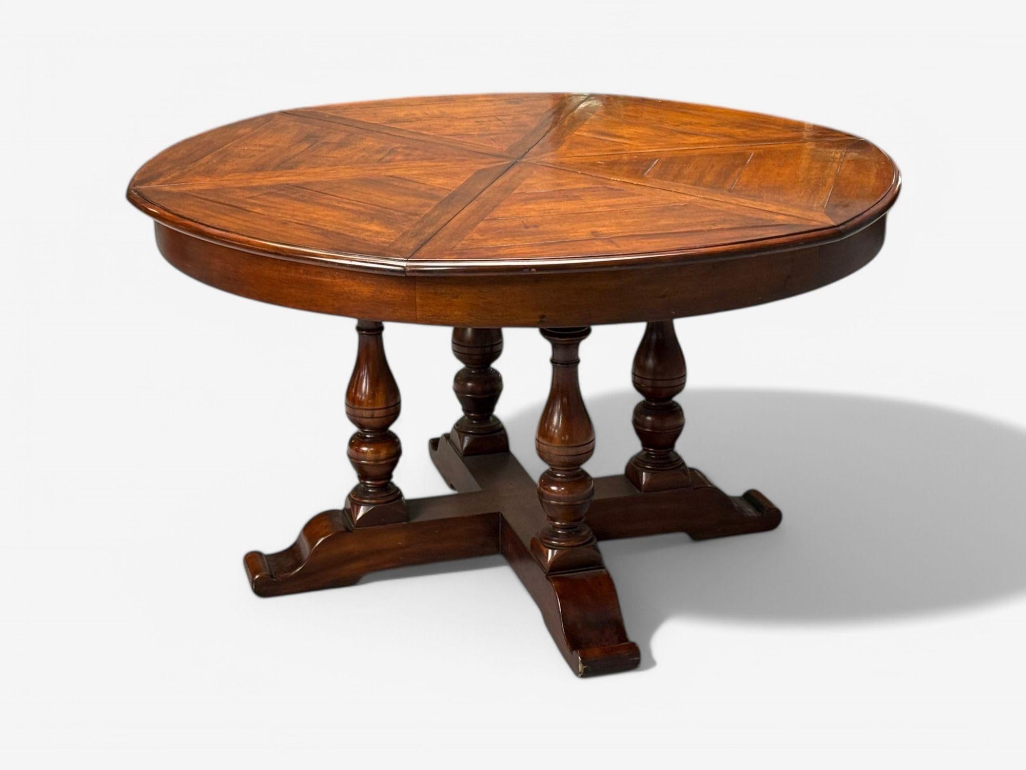 American Farmhouse Style, Walnut, Jupe Round Dining Table, USA, 20th C. For Sale