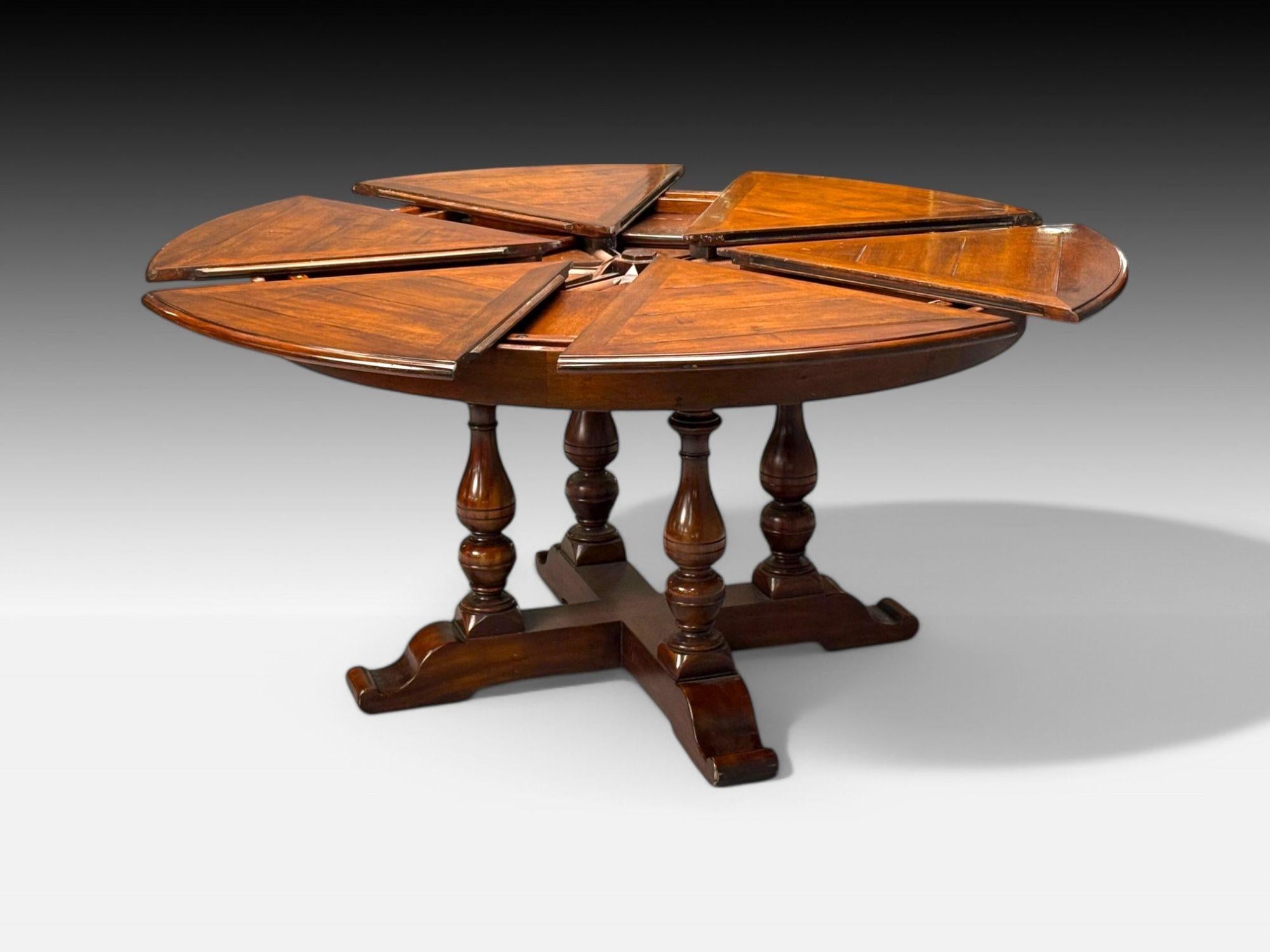 Late 20th Century Farmhouse Style, Walnut, Jupe Round Dining Table, USA, 20th C. For Sale
