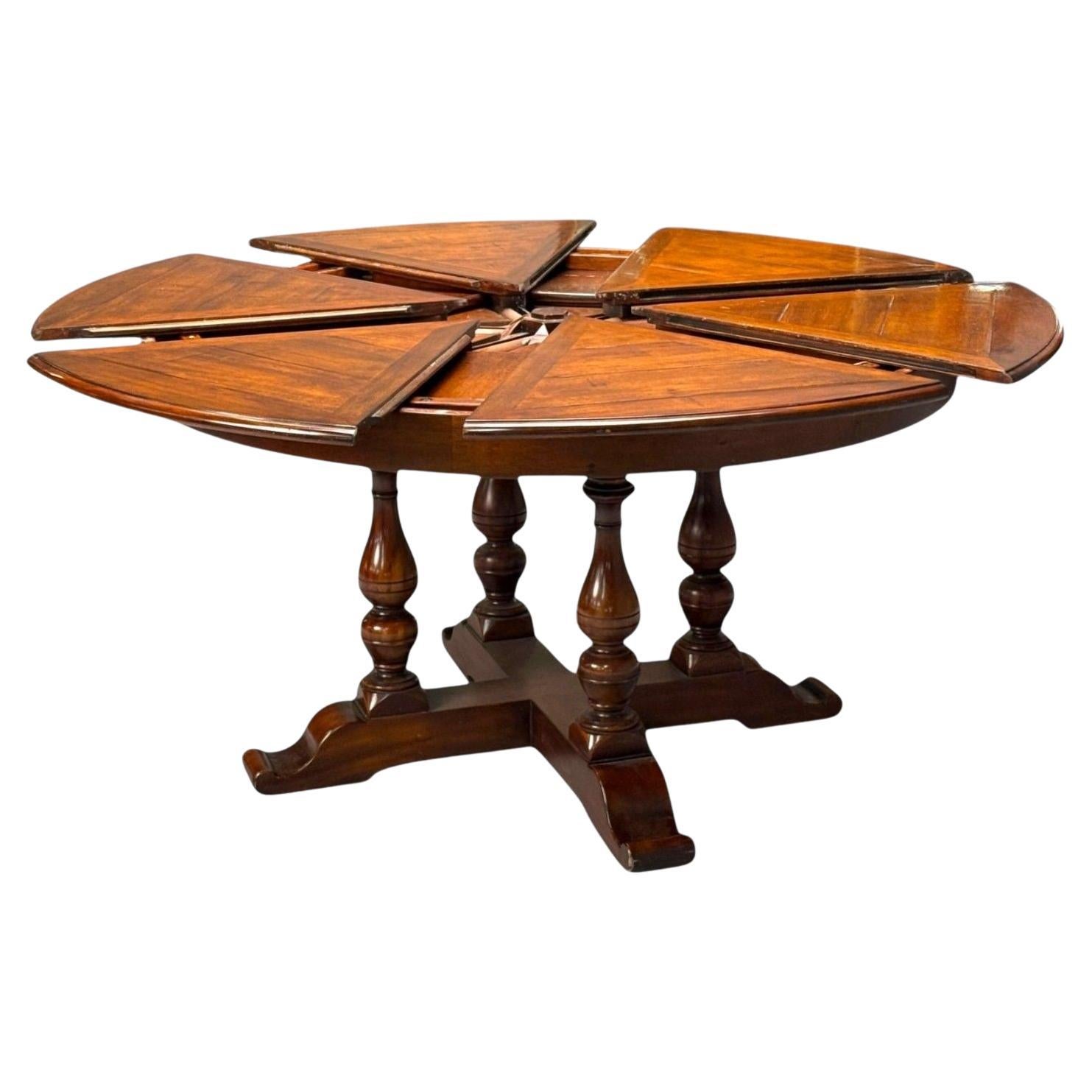 Farmhouse Style, Walnut, Jupe Round Dining Table, USA, 20th C.