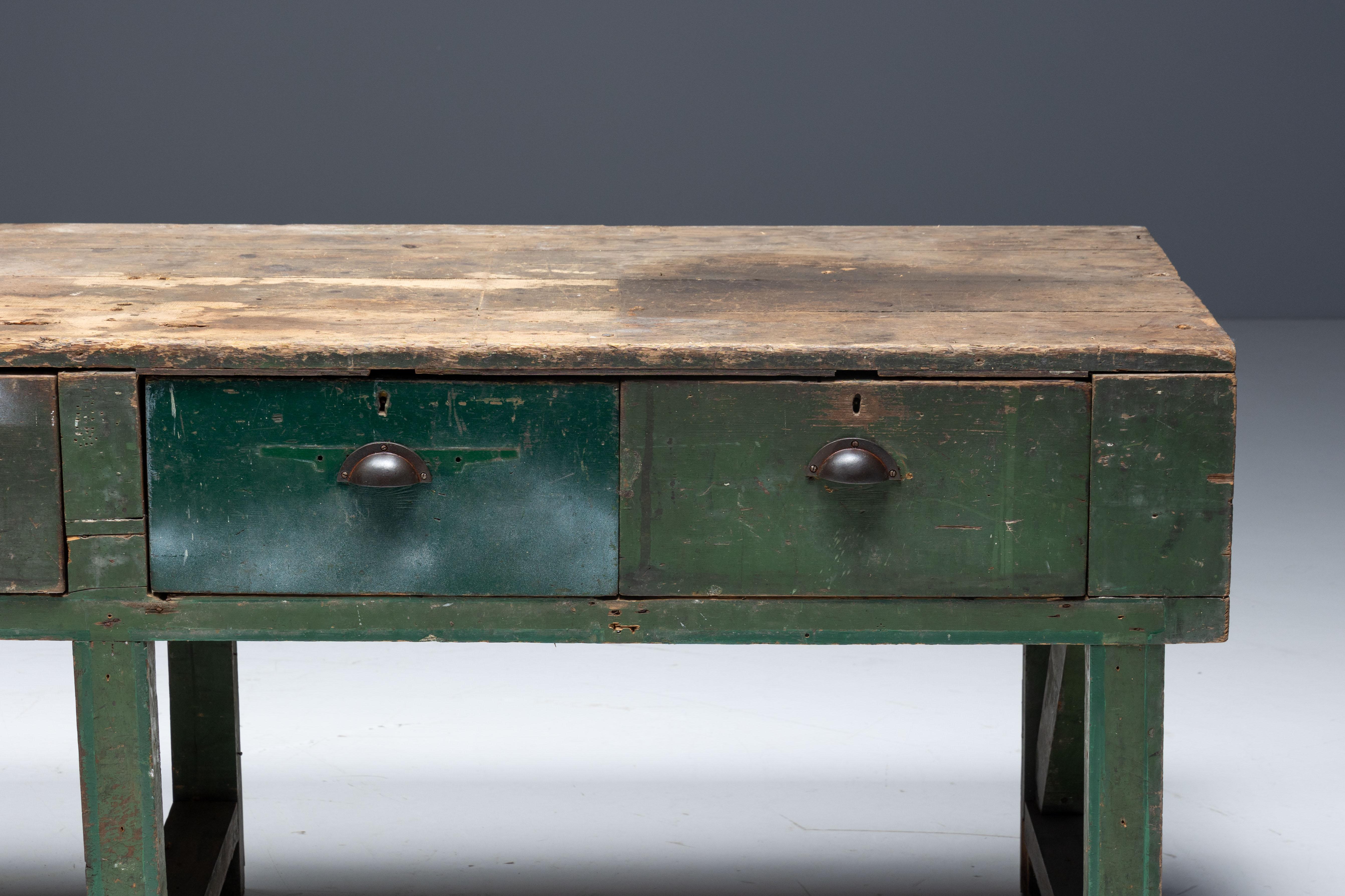 Table de travail de ferme, France, début du 20e siècle Bon état - En vente à Antwerp, BE