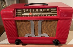 Farnsworth ET-064 AM Radio Bakelite Case Red with Cloth Grille Vac Tube, 1940's