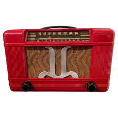 Used Farnsworth ET-064 AM Radio Bakelite Case Red with Cloth Grille Vac Tube, 1940's