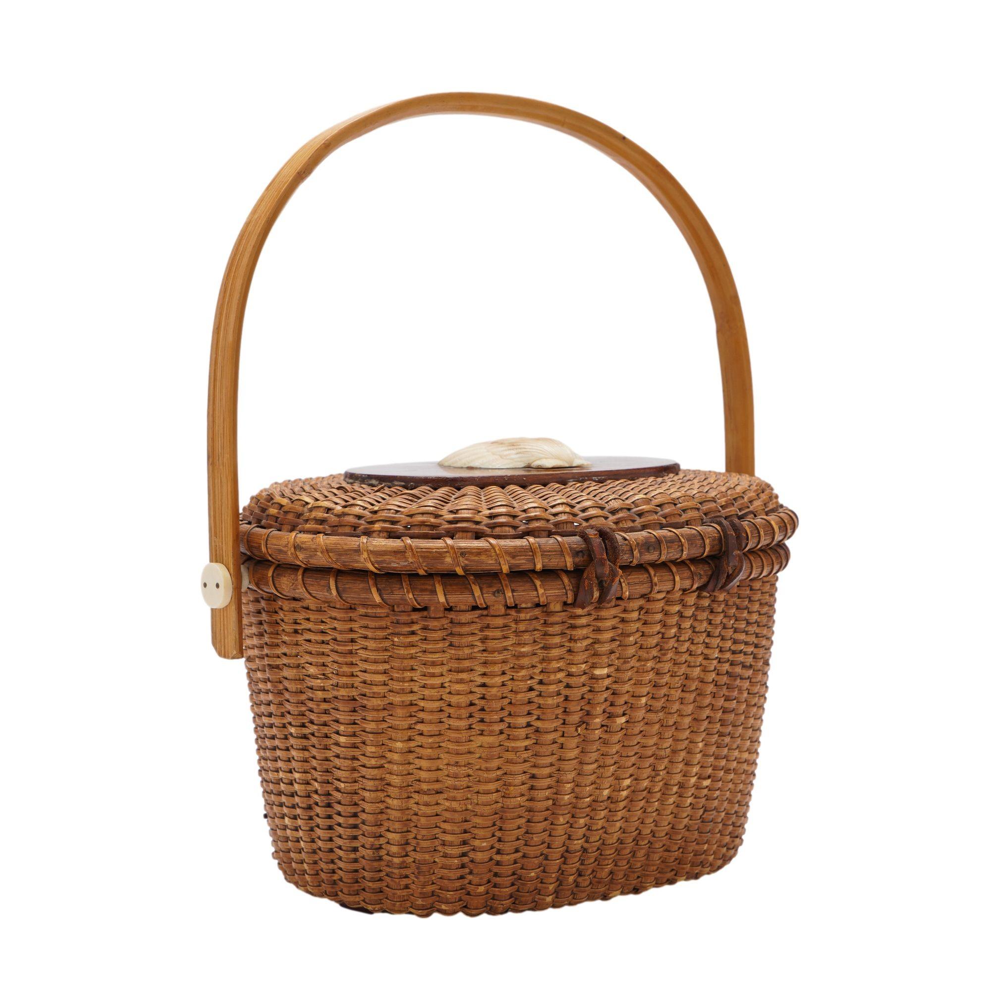 Folk Art Farnum Nantucket lightship basket, 1979