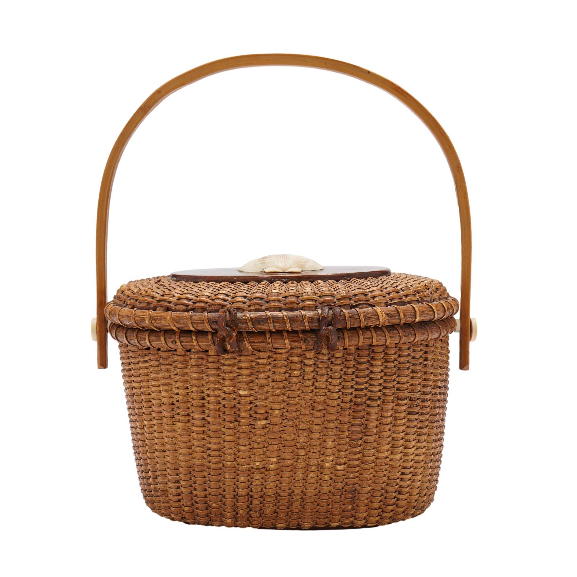American Farnum Nantucket lightship basket, 1979