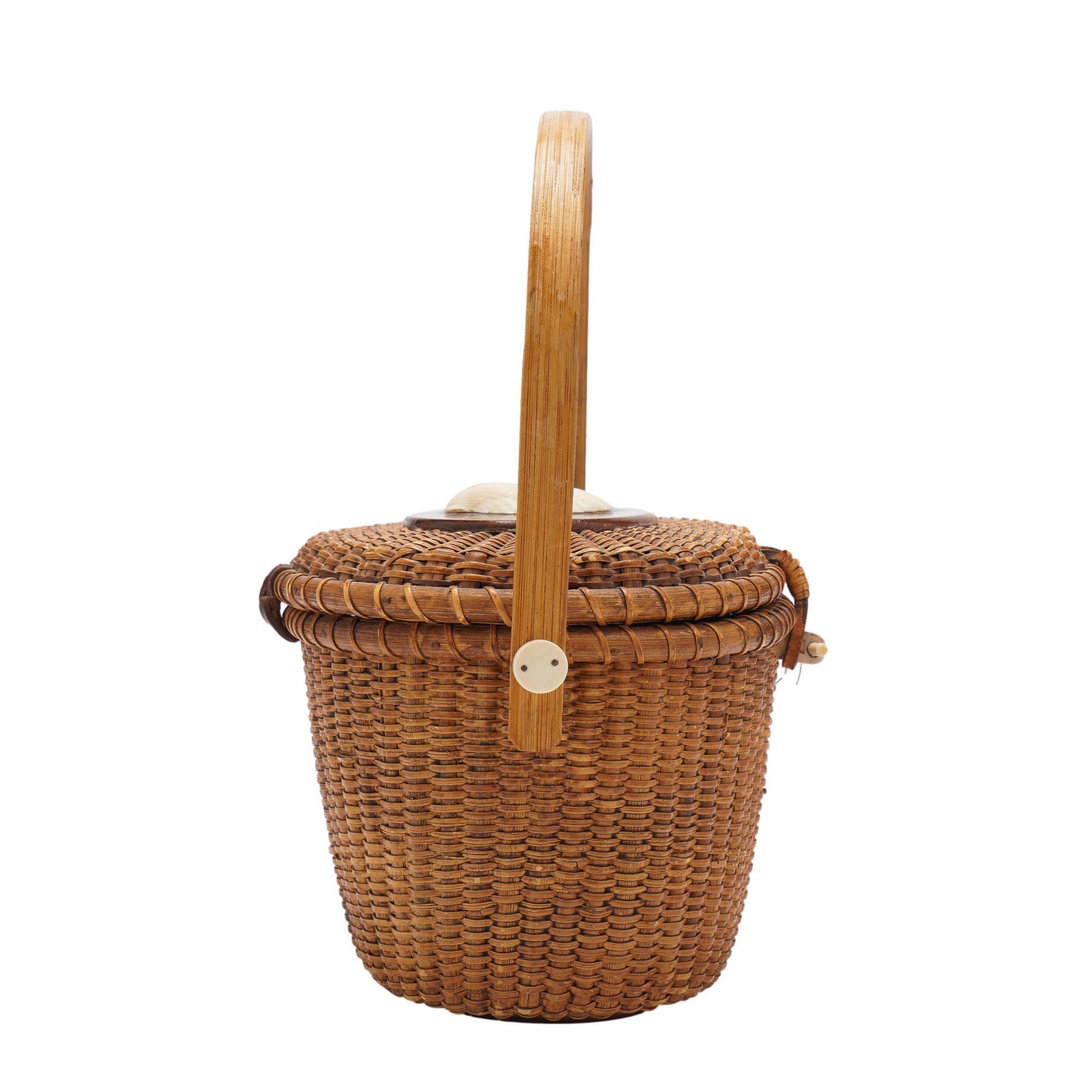 Bamboo Farnum Nantucket lightship basket, 1979